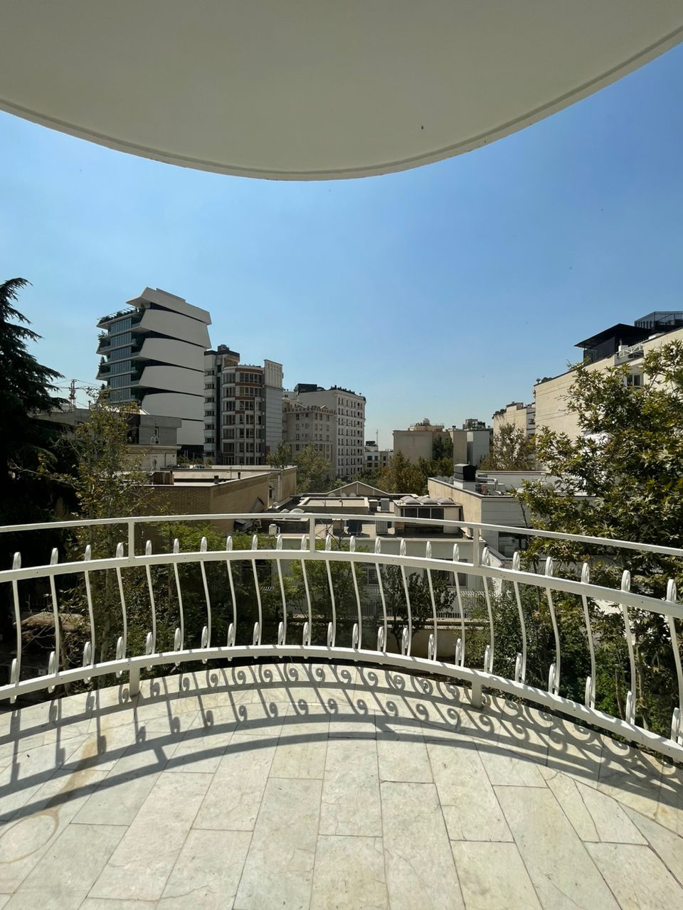 اجاره آپارتمان 230متر فرمانیه تاپ لوکیشن