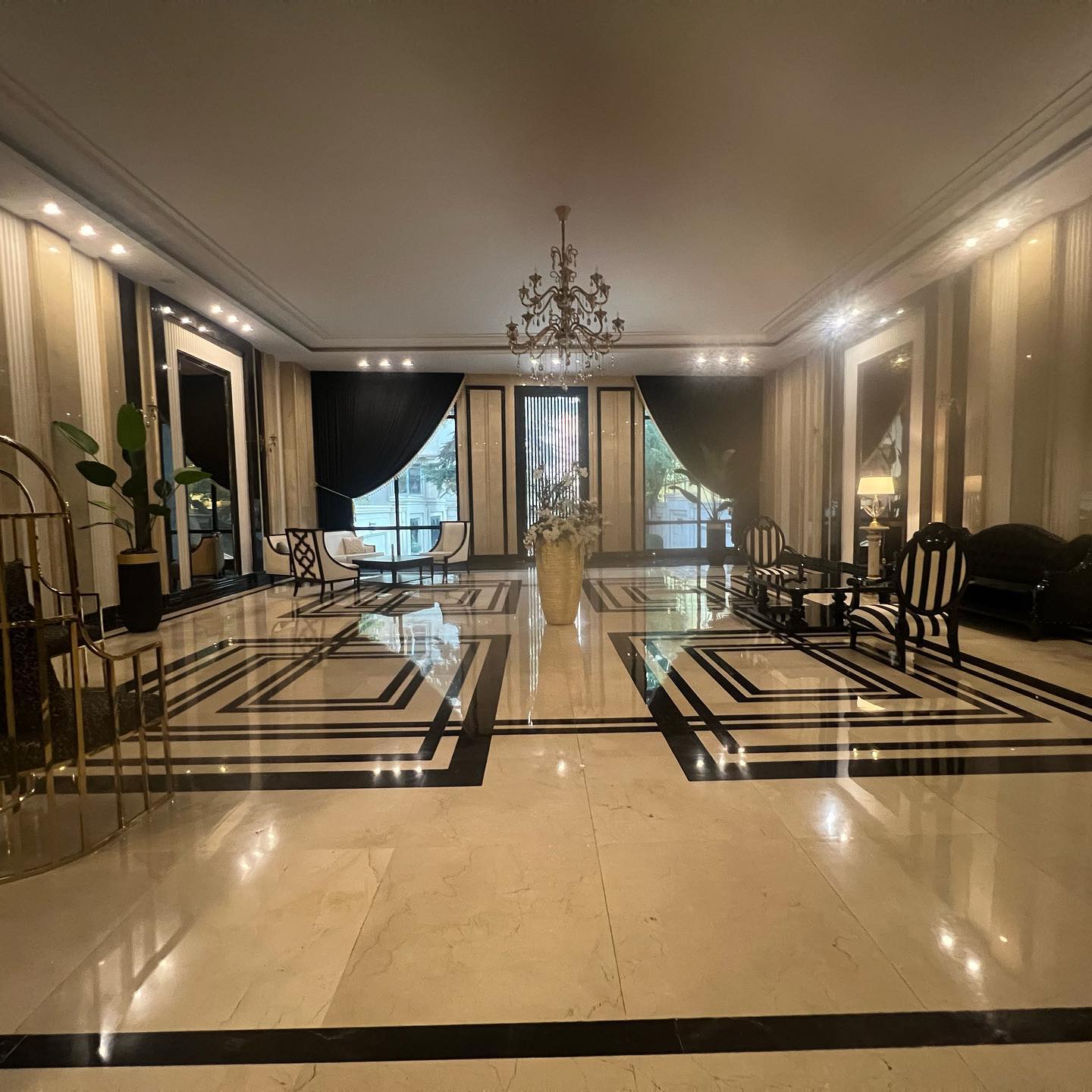 فروش آپارتمان 150 متر دروس بهستان 3 متر 2 پارکینگ سندی