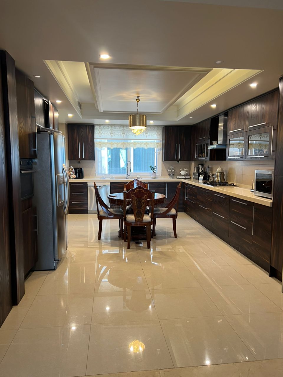 اجاره آپارتمان 270متر فرمانیه شرقی فول مشاعات