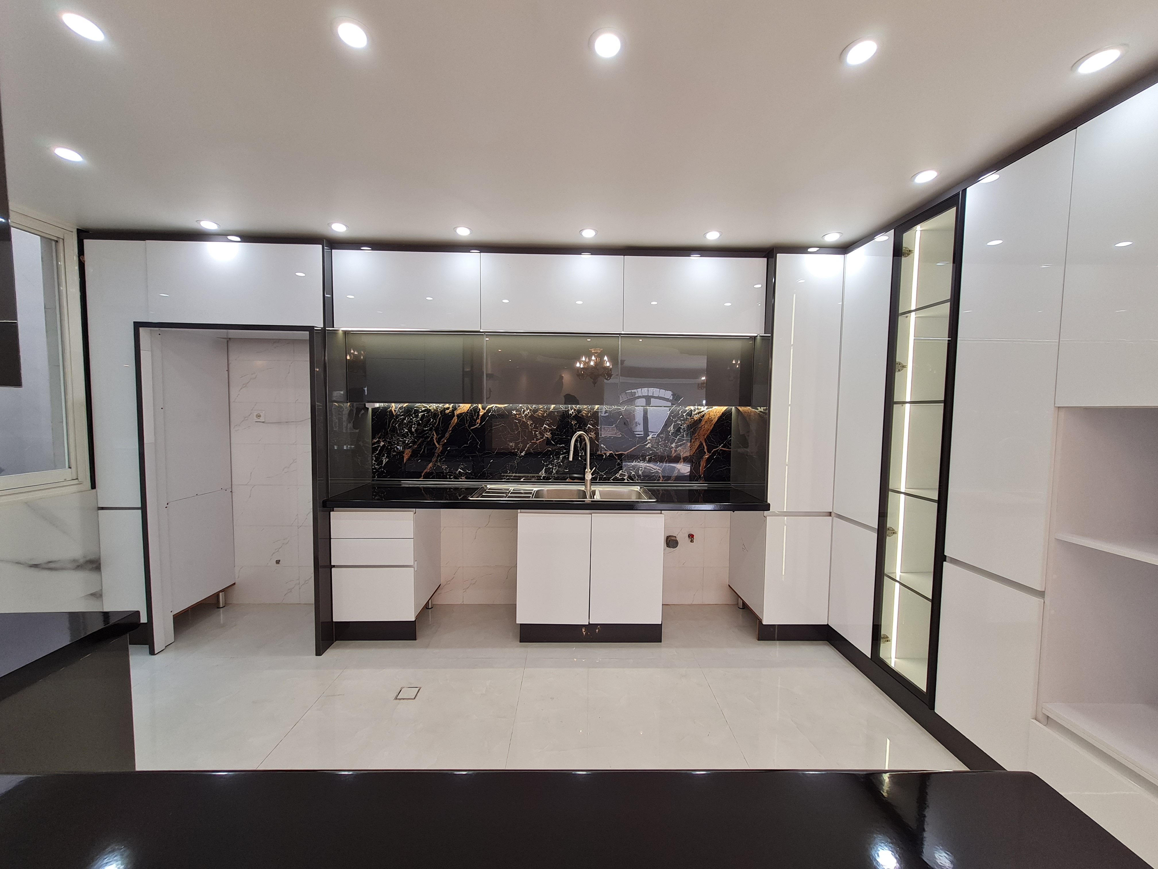 فروش‌ آپارتمان 165 متر تاپ لوکیشن کیکاووس