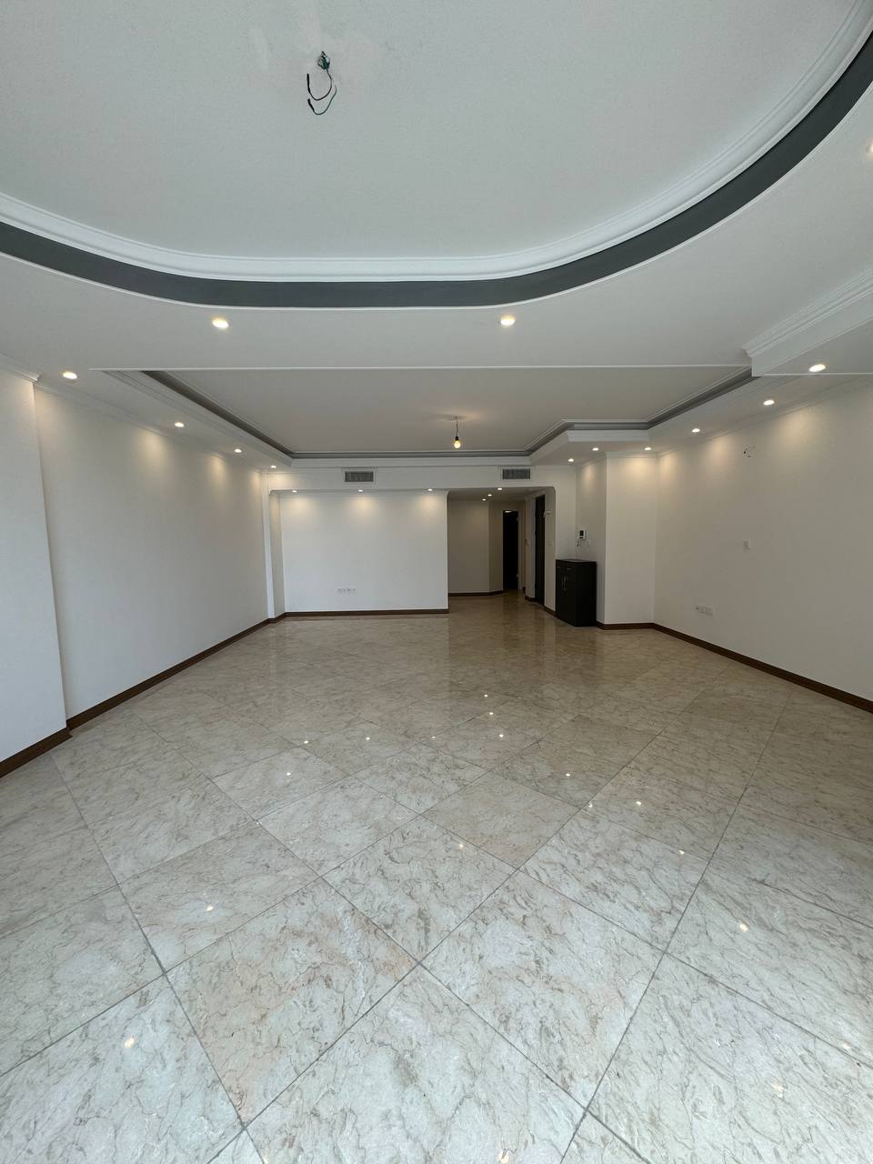 فروش آپارتمان 152 متر نیاوران 3 خواب 3 مستر 2 پارکینگه