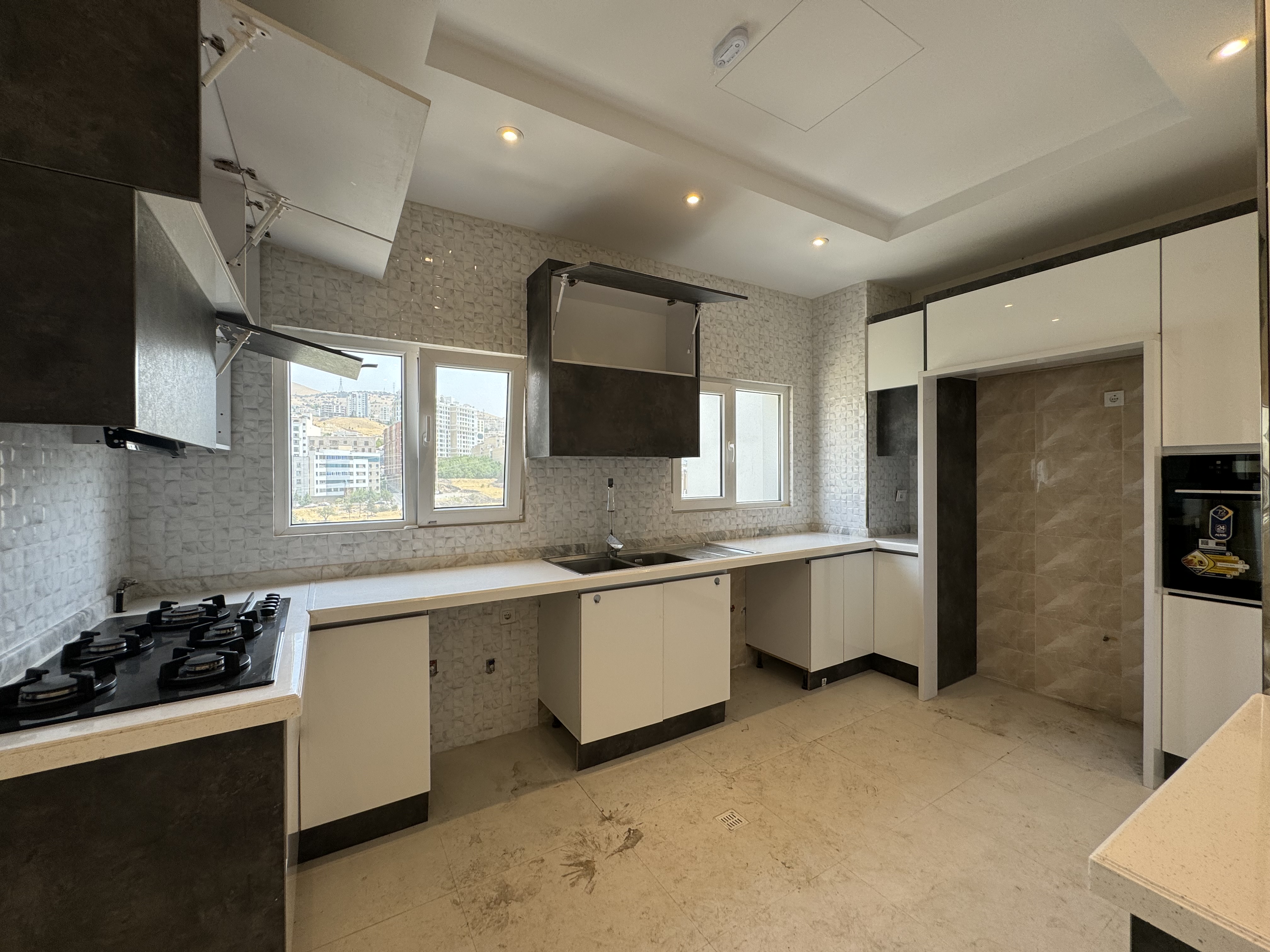 فروش آپارتمان 145 متر سوهانک نوساز ویو ابدی