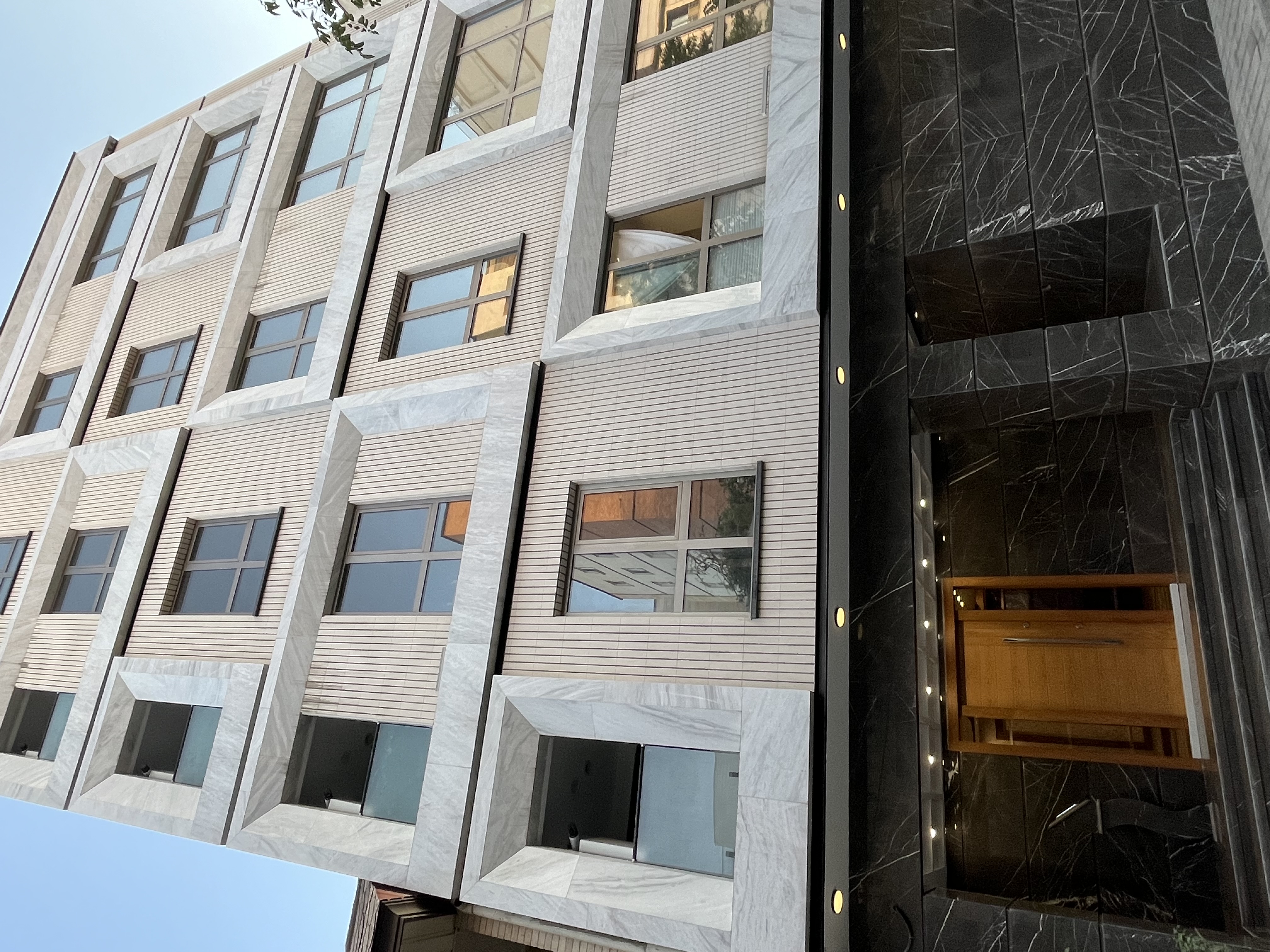 فروش آپارتمان 155 متر دیباجی نوساز با 2 پارکینگ سندی