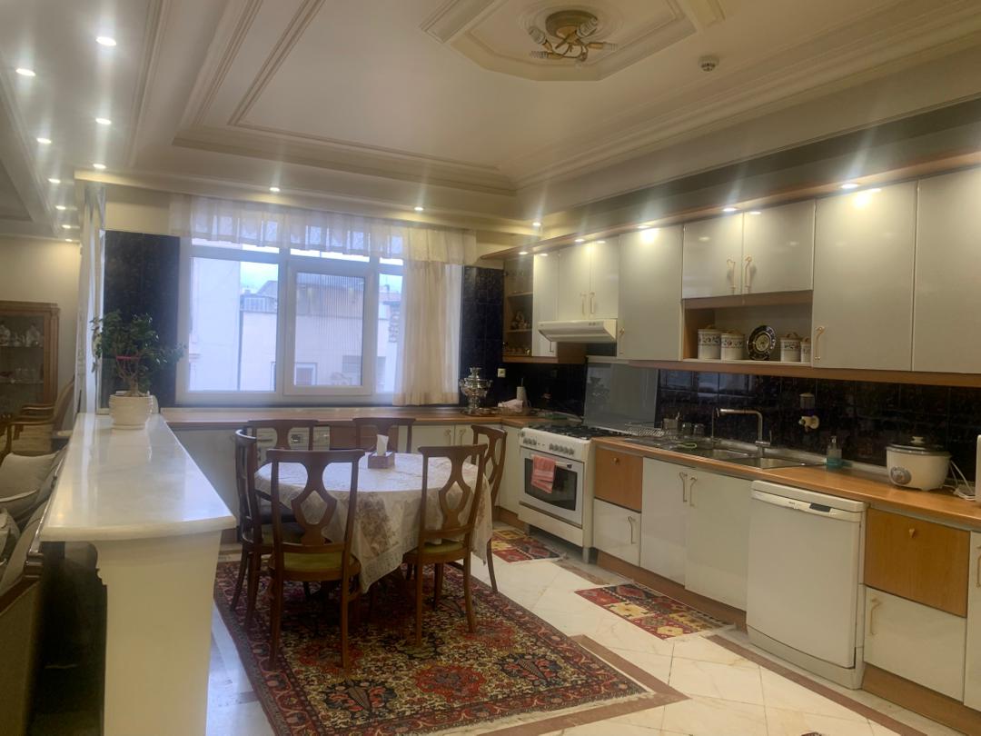 فروش آپارتمان 205 متر پاسداران بوستان 2 جهت نور مستقیم