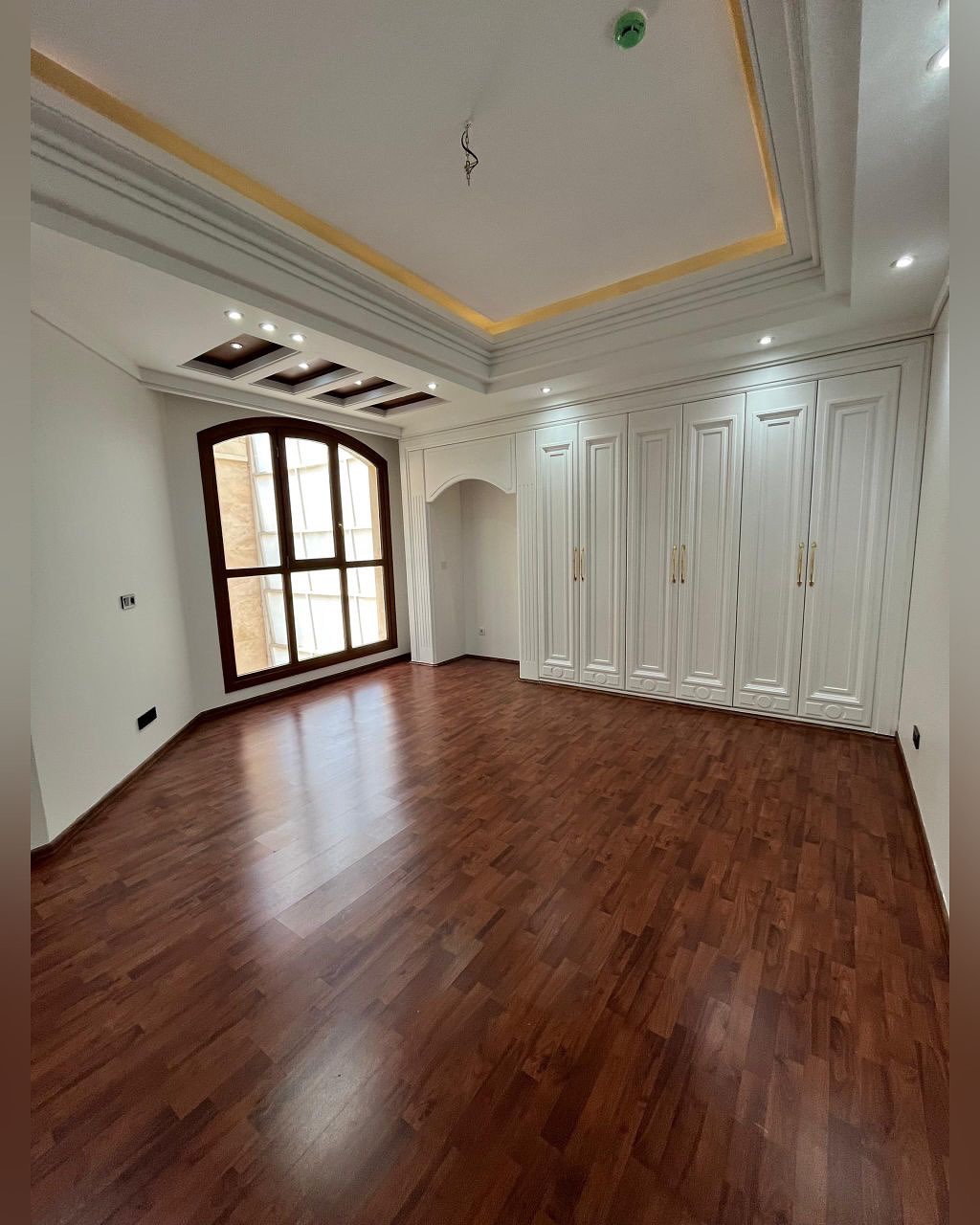 فروش‌ آپارتمان 250 متر کامرانیه سه مستر