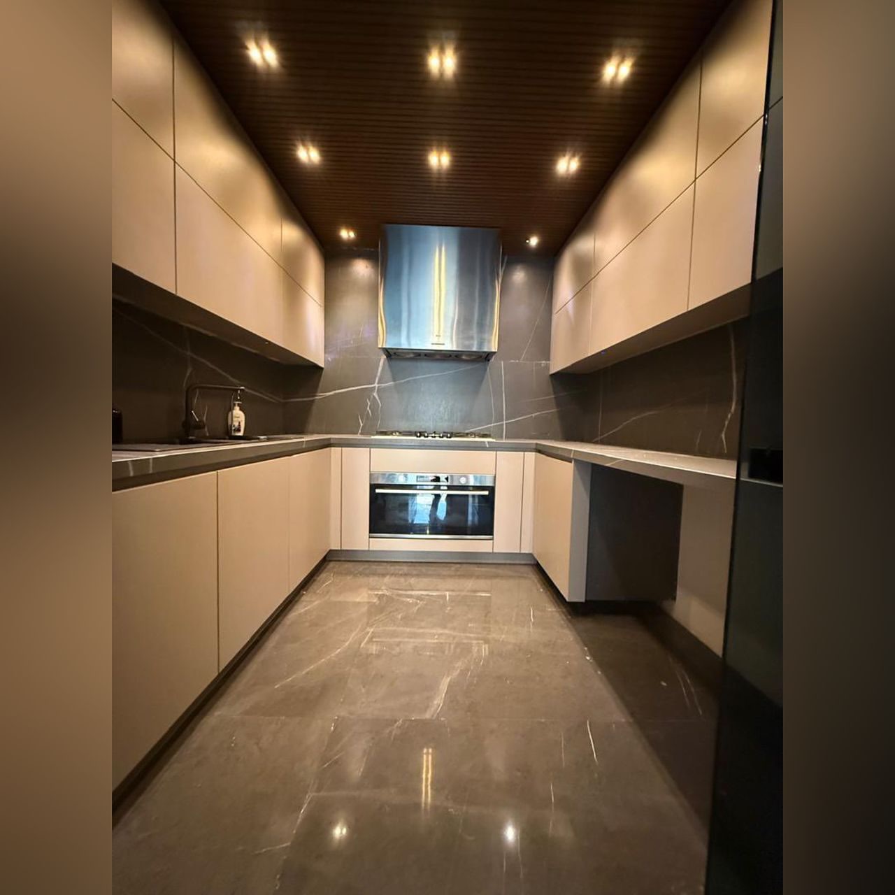فروش آپارتمان 165 متری مدرن در مهماندوست
