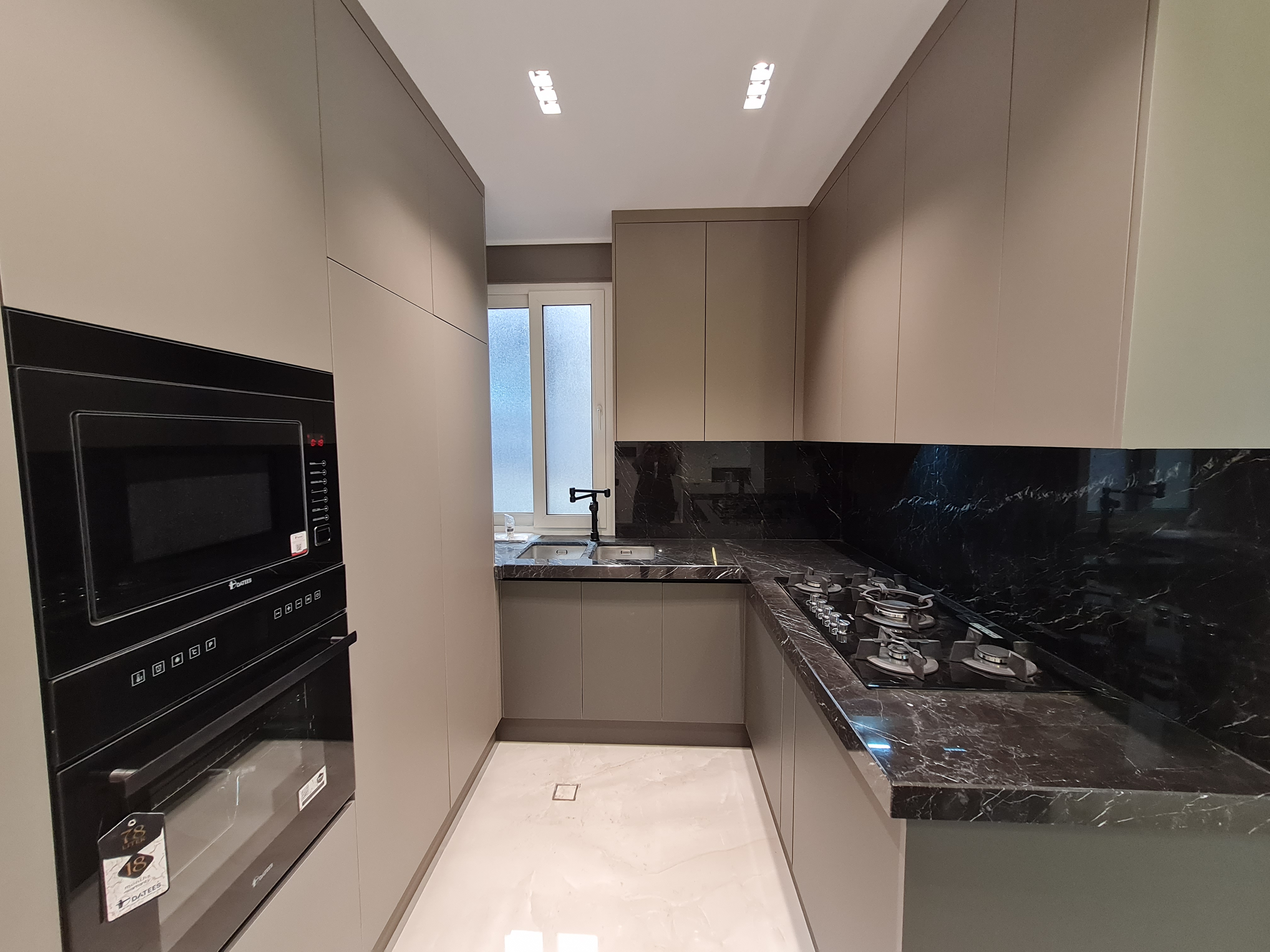 فروش آپارتمان 140 متر تاپ لوکیشن فرمانیه شرقی