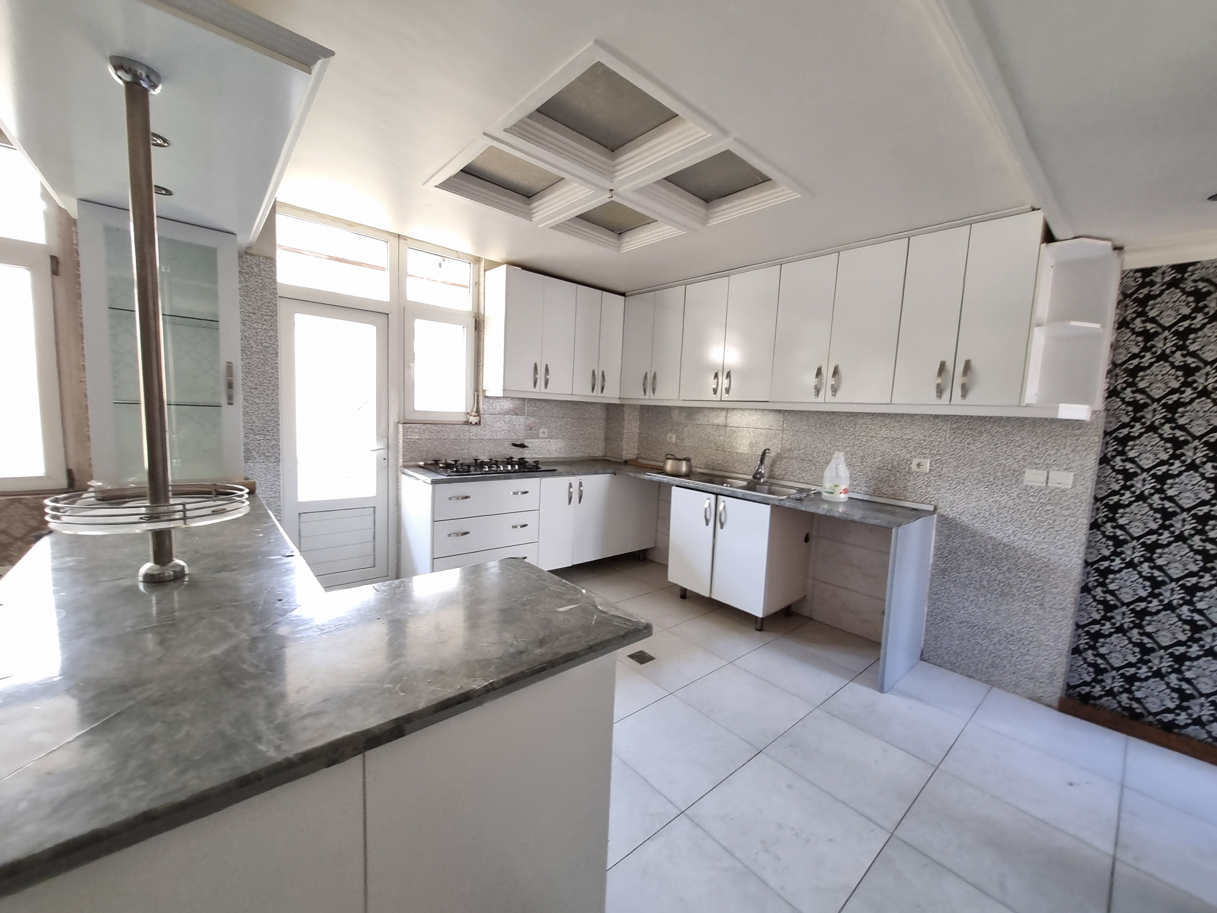 اجاره آپارتمان 140متر فدک فول بازسازی شده