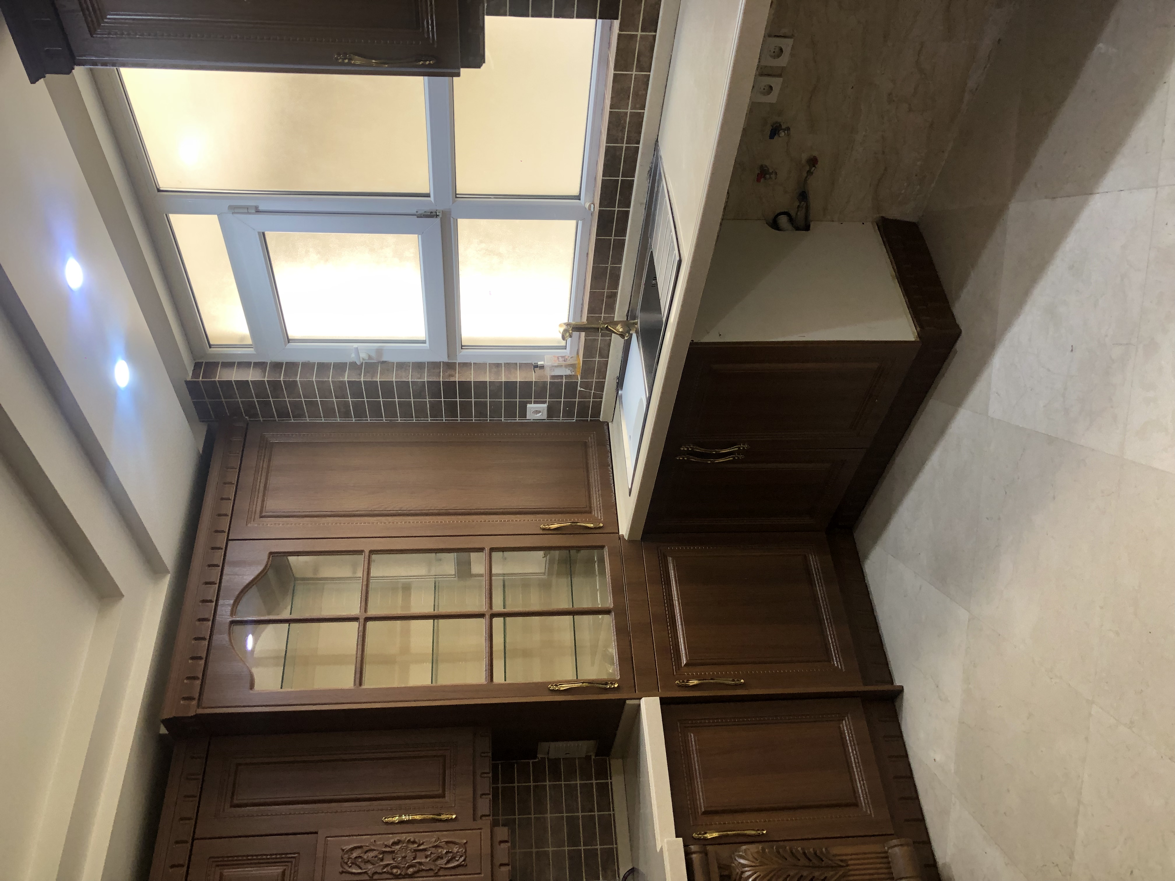 105متری فرمانیه