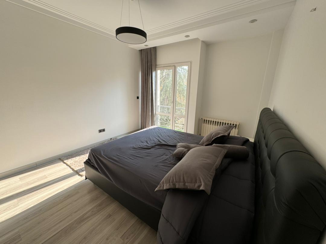 فروش آپارتمان نیاوران 203 متر ویو مشجر نزدیک پارکینگ لوکیشن اعیانی