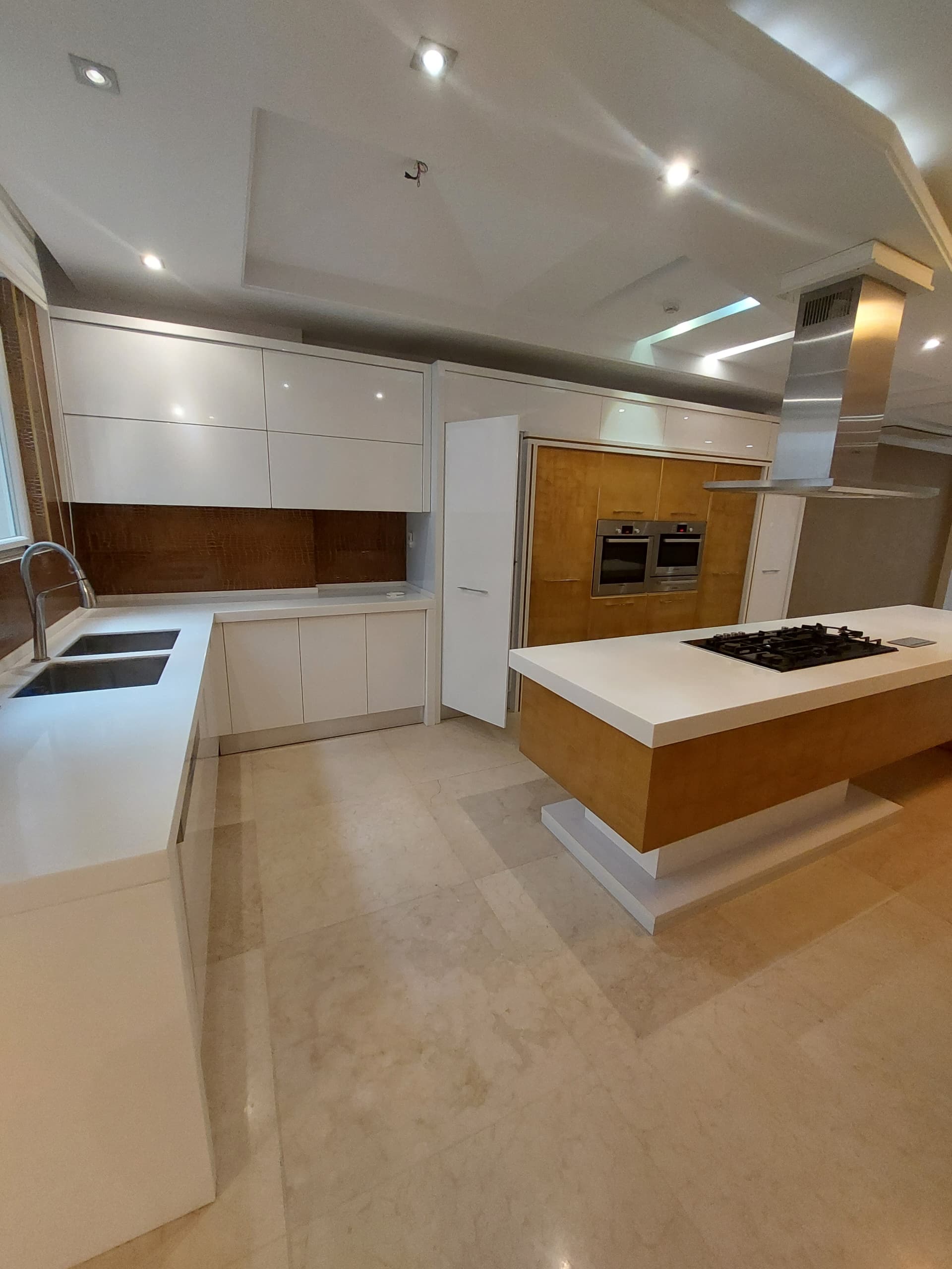 فروش آپارتمان 220متر اقدسیه سپند