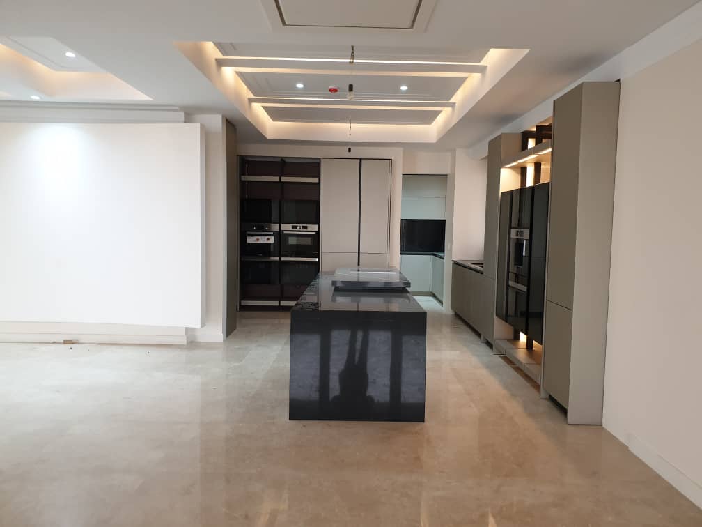 فروش آپارتمان 214 متر کامرانیه لوکیشن عالی ویو و مشرف به شهر