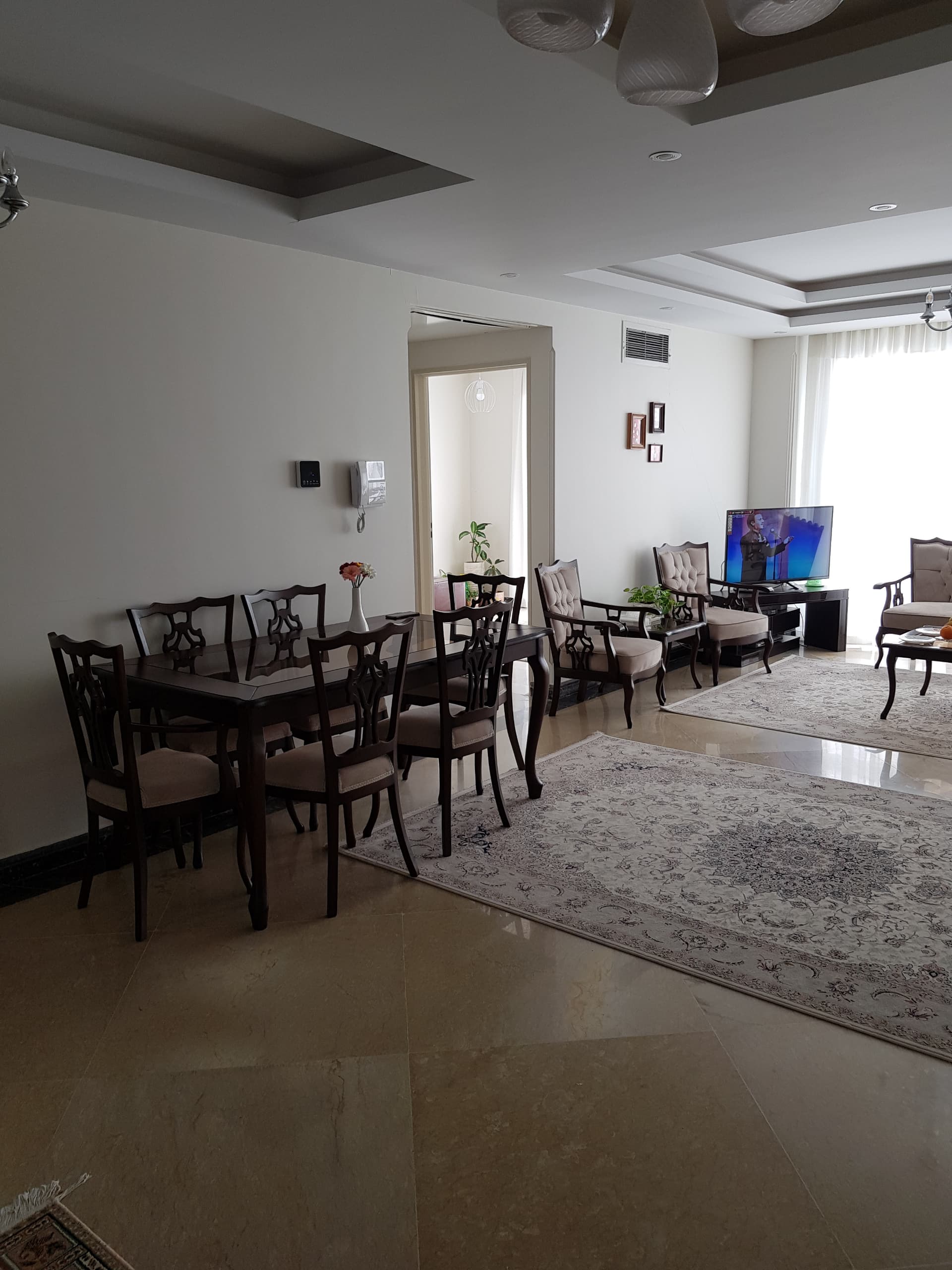 فروش آپارتمان 85 متر دزاشیب 2خواب سالن نور جنوب