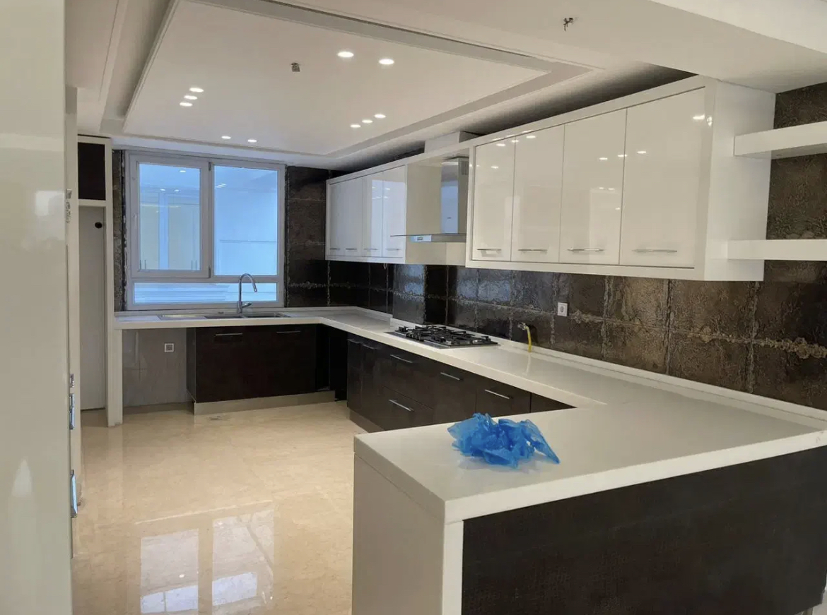 فروش آپارتمان  212متر فرمانیه  3خواب مستر لابی مبله