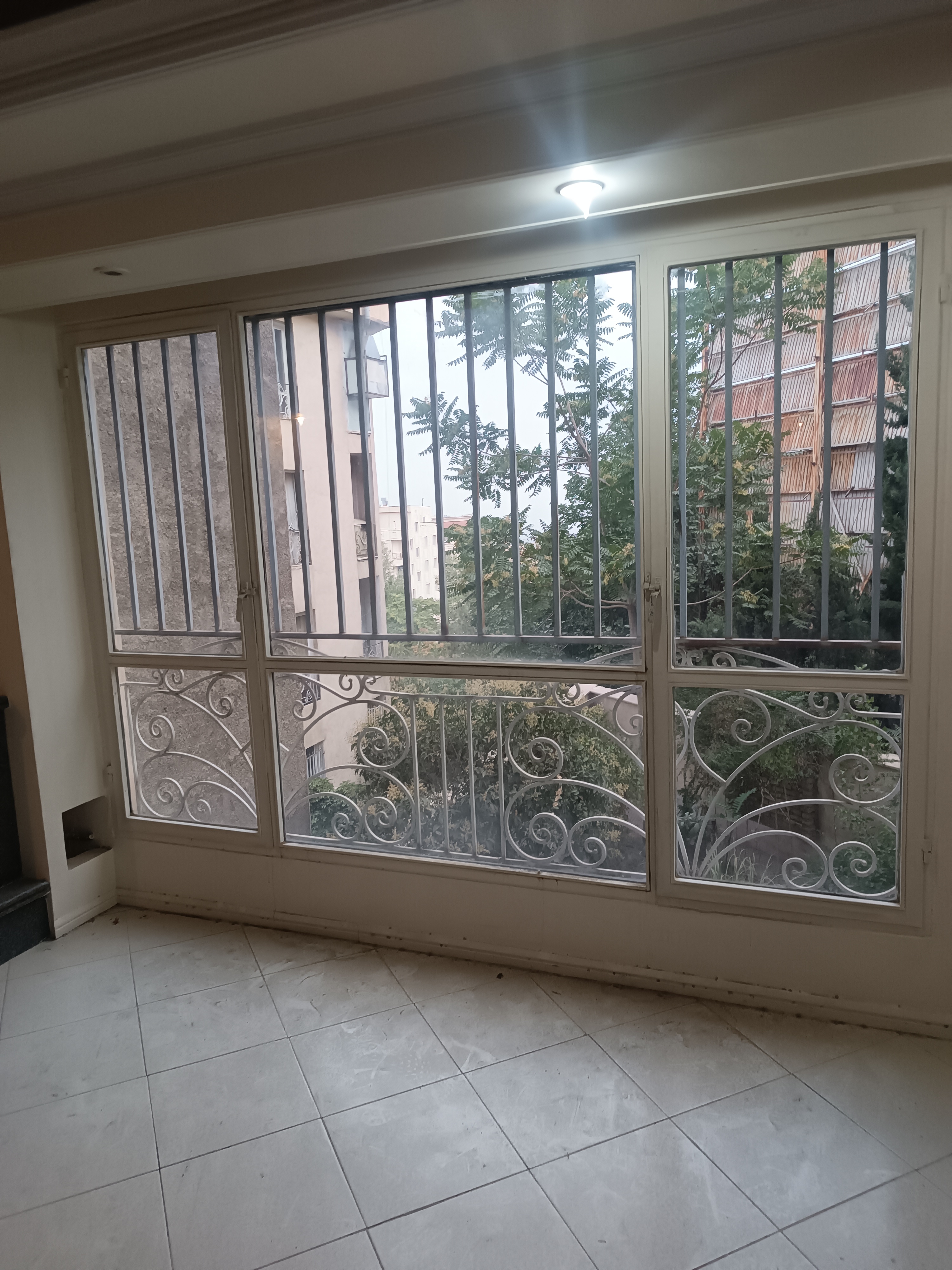 فروش آپارتمان 150 متر شهرک لاله 3 خواب بالکن دار