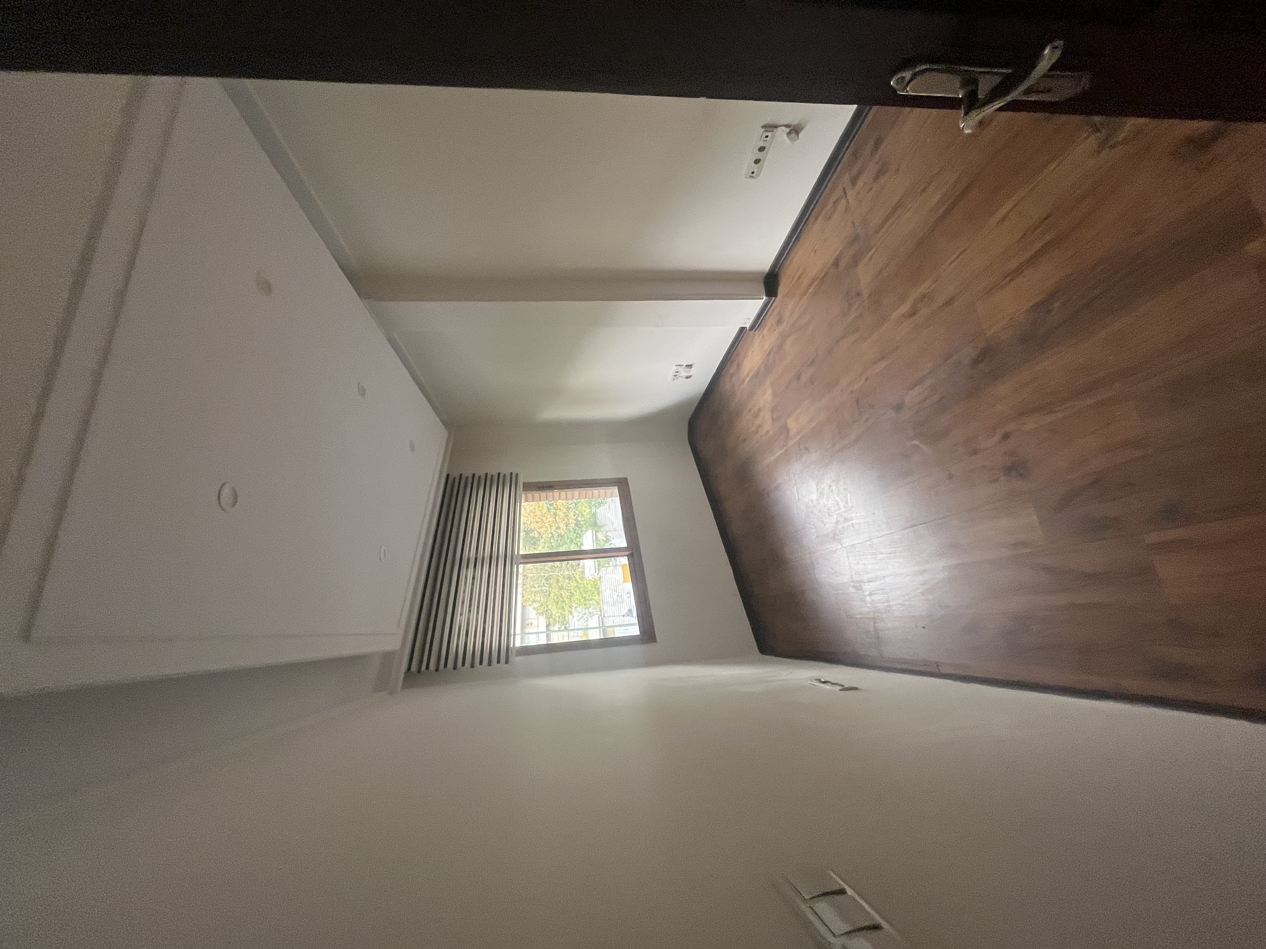 موقعیت اداری 170 متر بر نیاوران