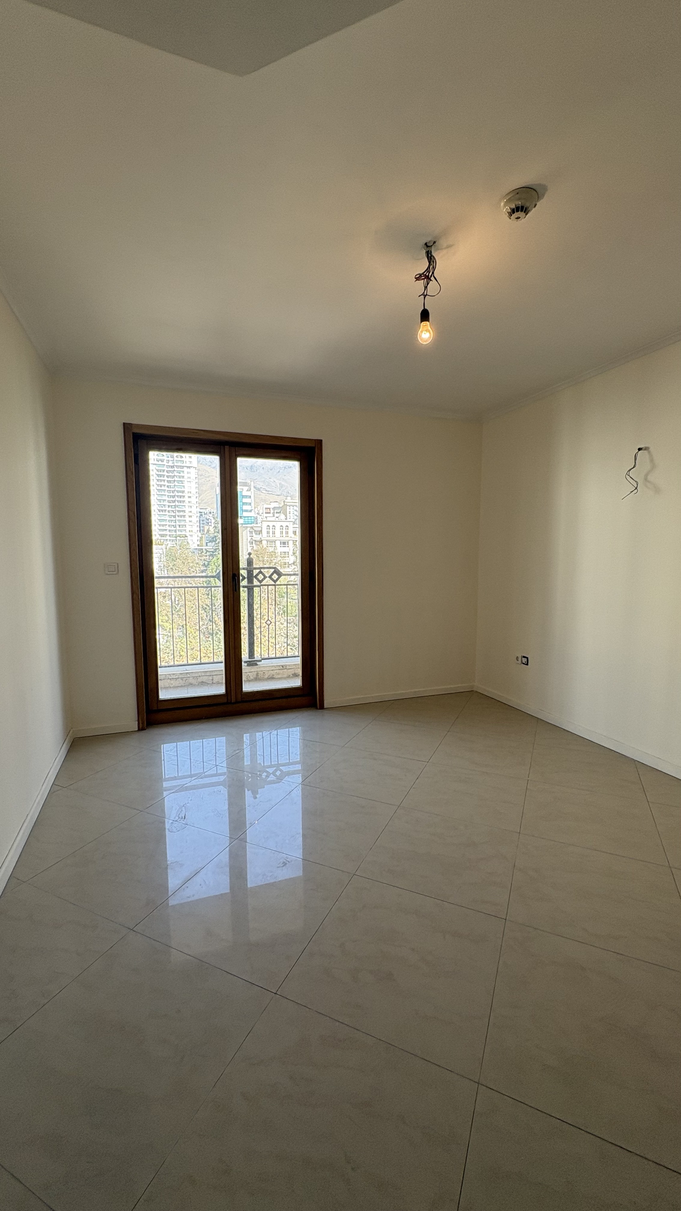 فروش آپارتمان 300 متر سنبل