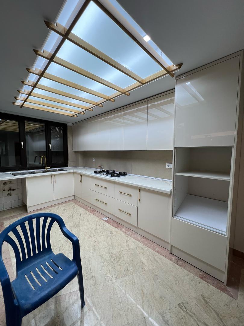 اپارتمان200 متری سه خواب تاپ لوکیشن