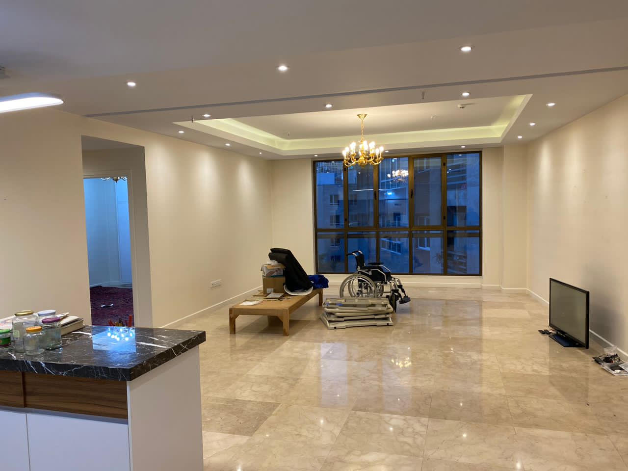 فروش آپارتمان 111متر 2خواب نیاوران سالن نور مستقیم