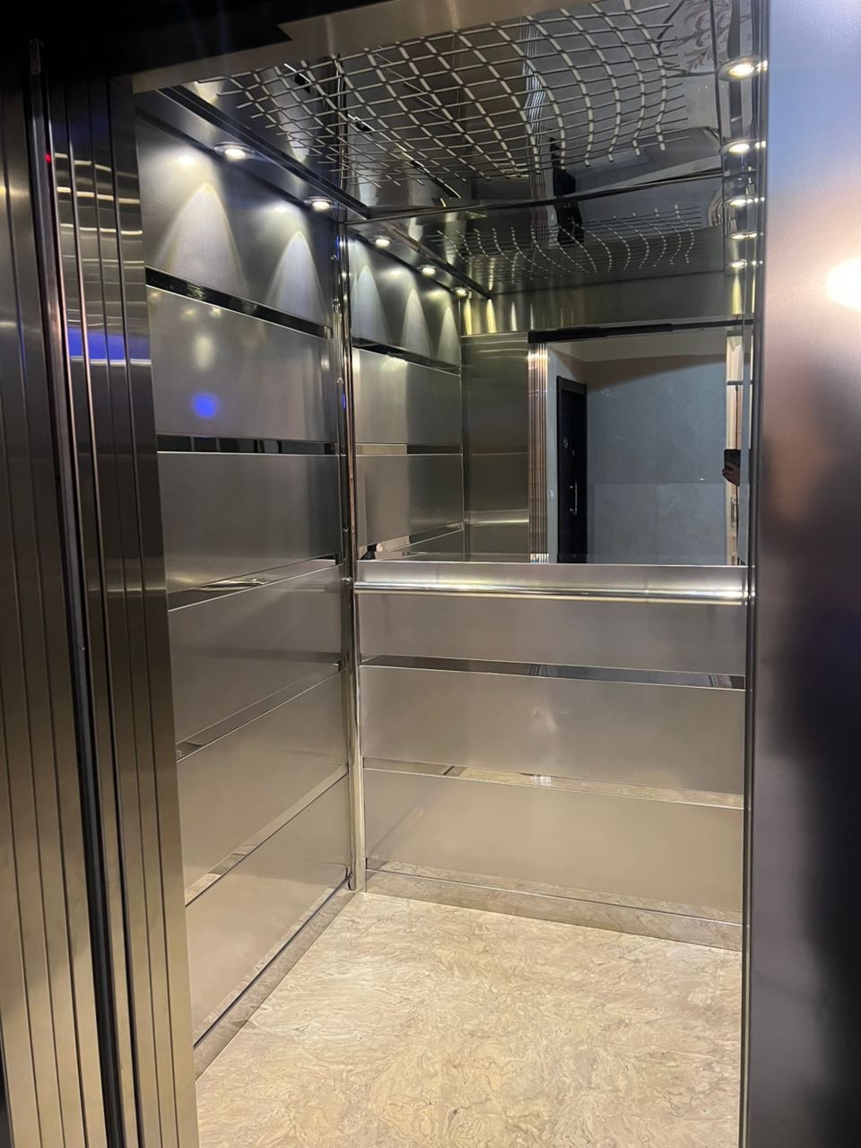 اجاره آپارتمان 130 متر نیاوران برجی بسیار فاخر و درخور