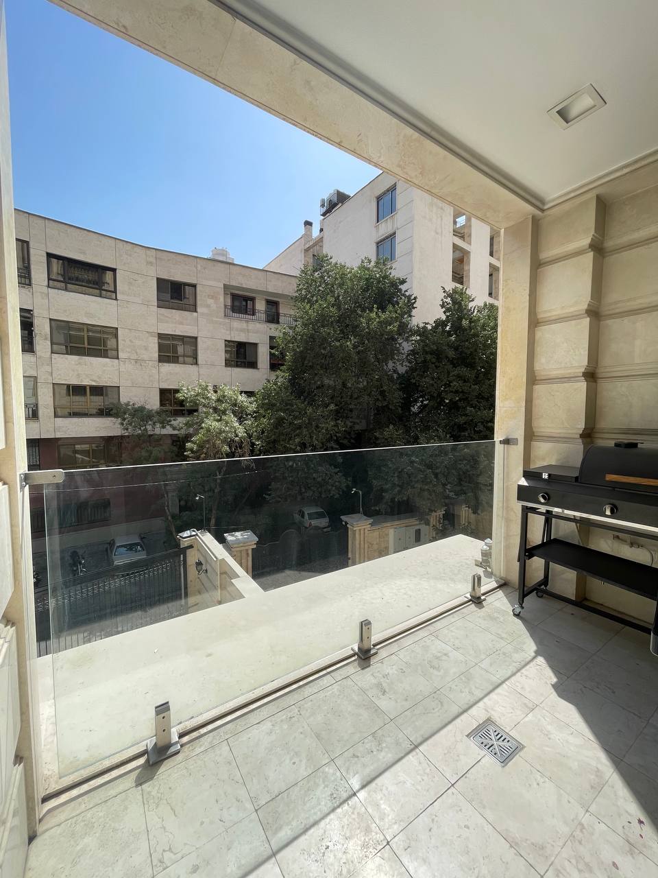 اجاره آپارتمان 170 متر فرمانیه نوساز کلید نخورده تراس چیدمان