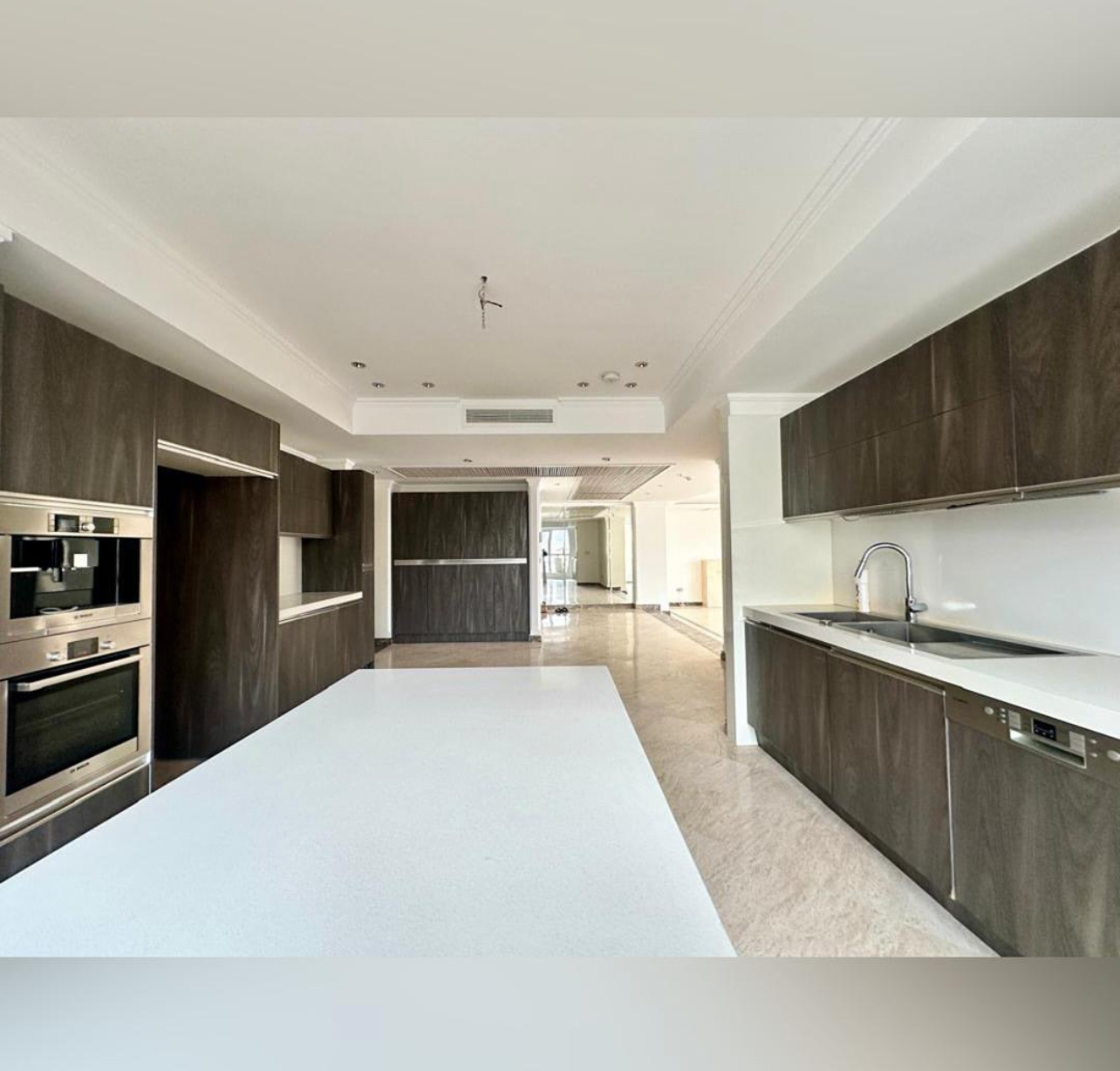 فروش 221 متر آپارتمان دو جهت نورگیر قلب منظریه