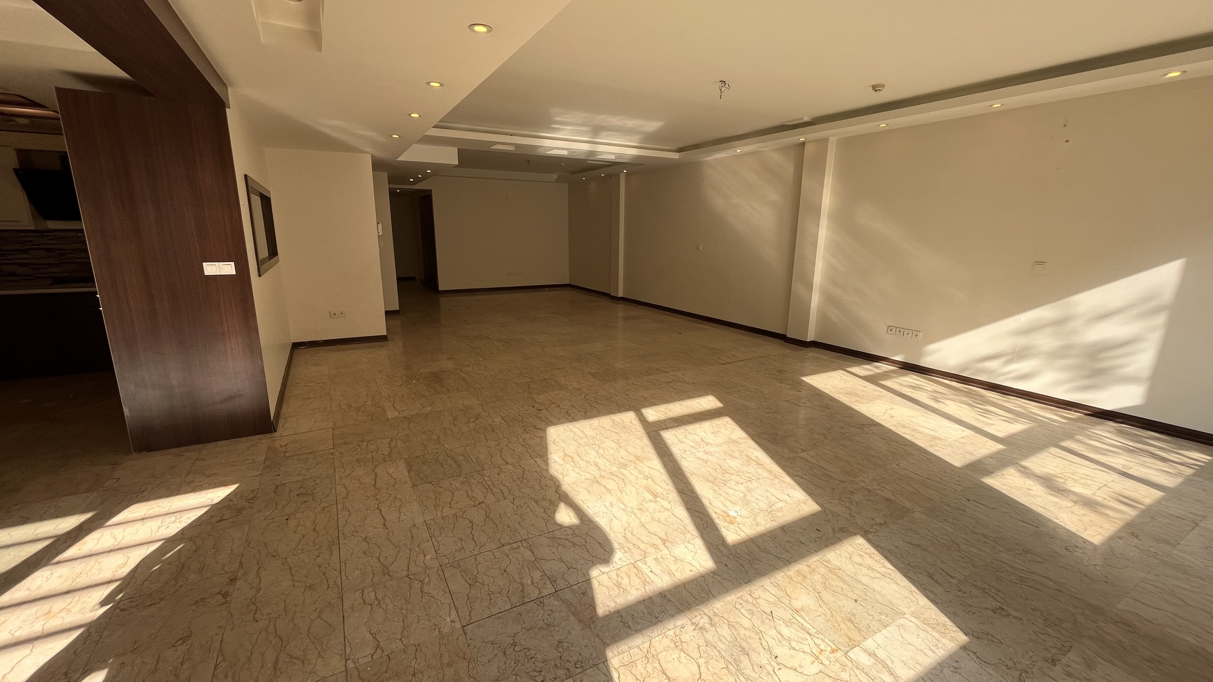 اجاره آپارتمان 180متر هروی 3پارکینگ فول امکانات