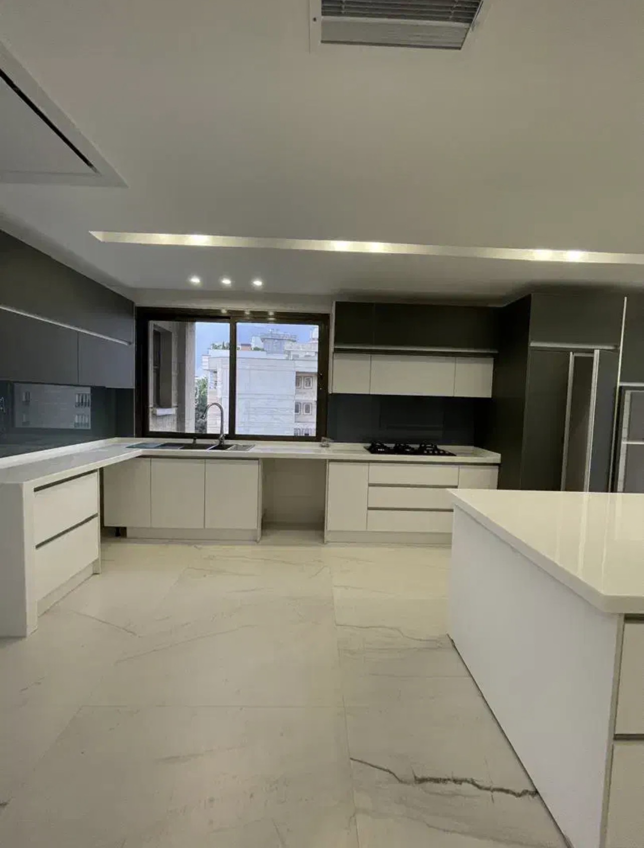 فروش آپارتمان 230 متر اندرزگو پلان مهندسی