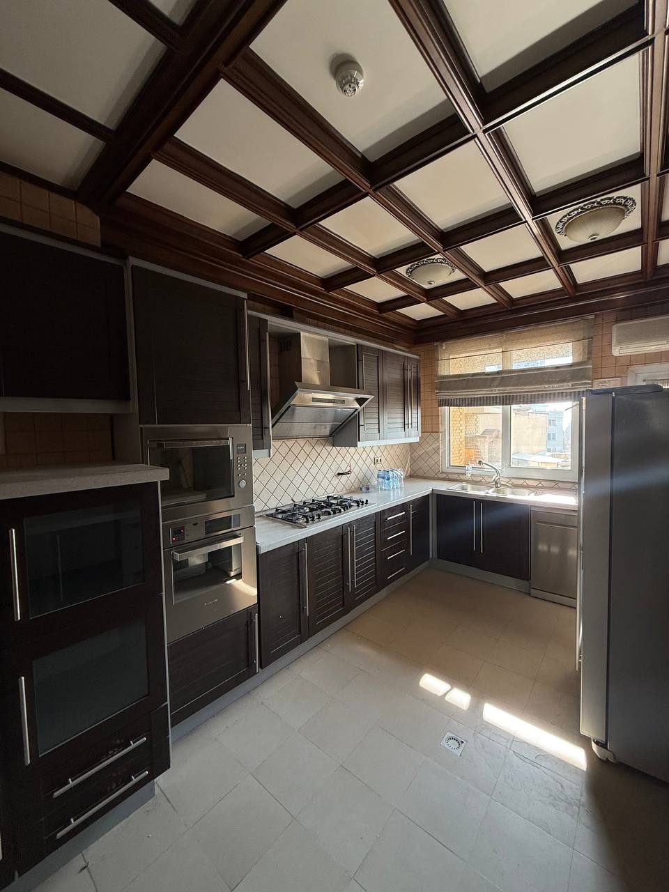 اجاره آپارتمان 200 متر نیــاوران