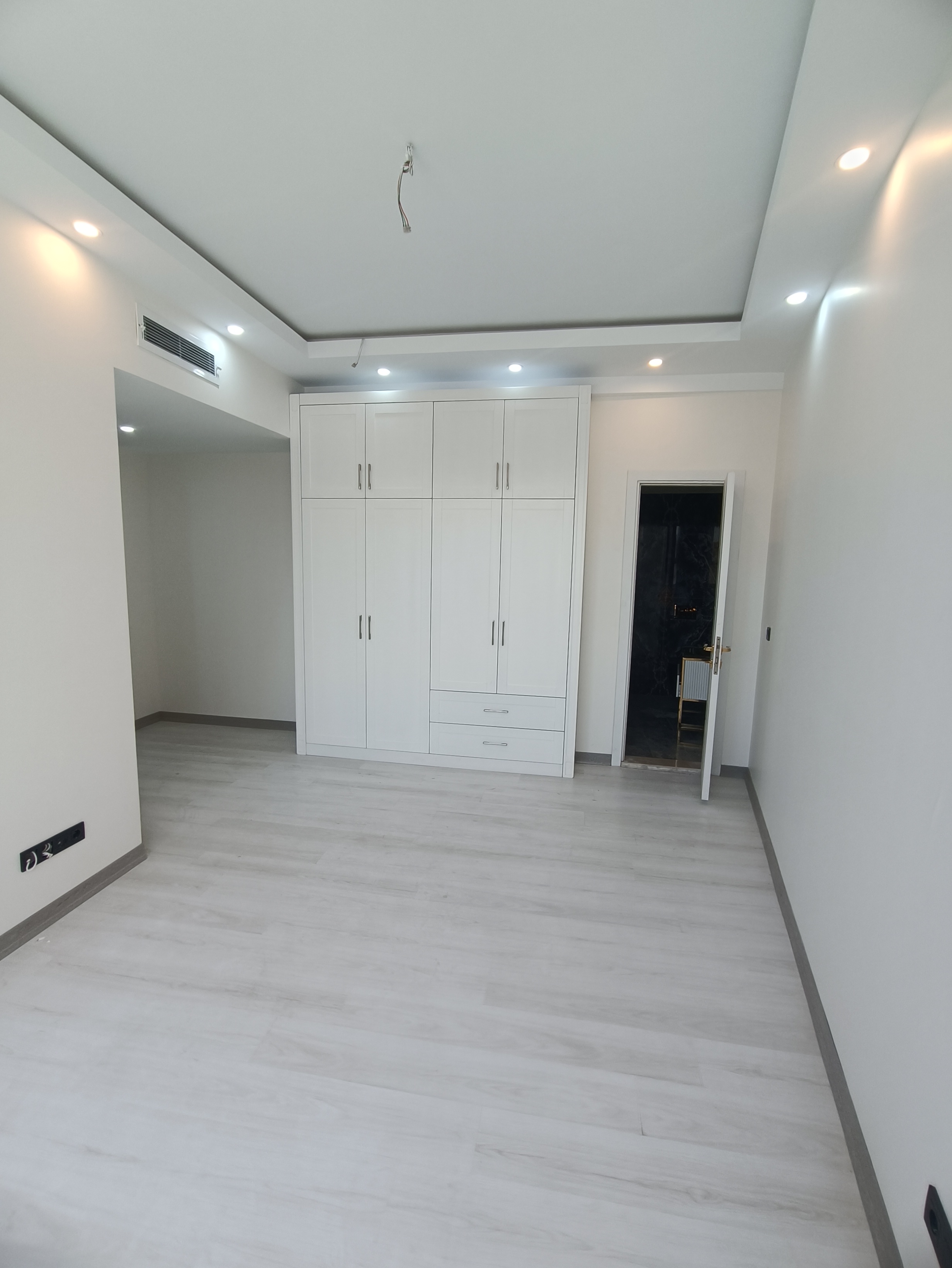 اجاره آپارتمان 200متر اندرزگو 3خوابه