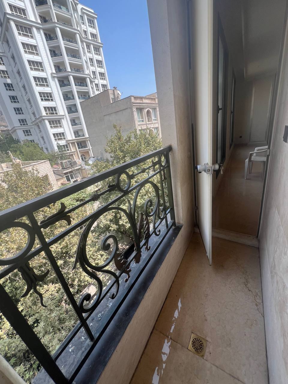 اجاره آپارتمان 210‌متری 3 خواب در نیاوران مدرن