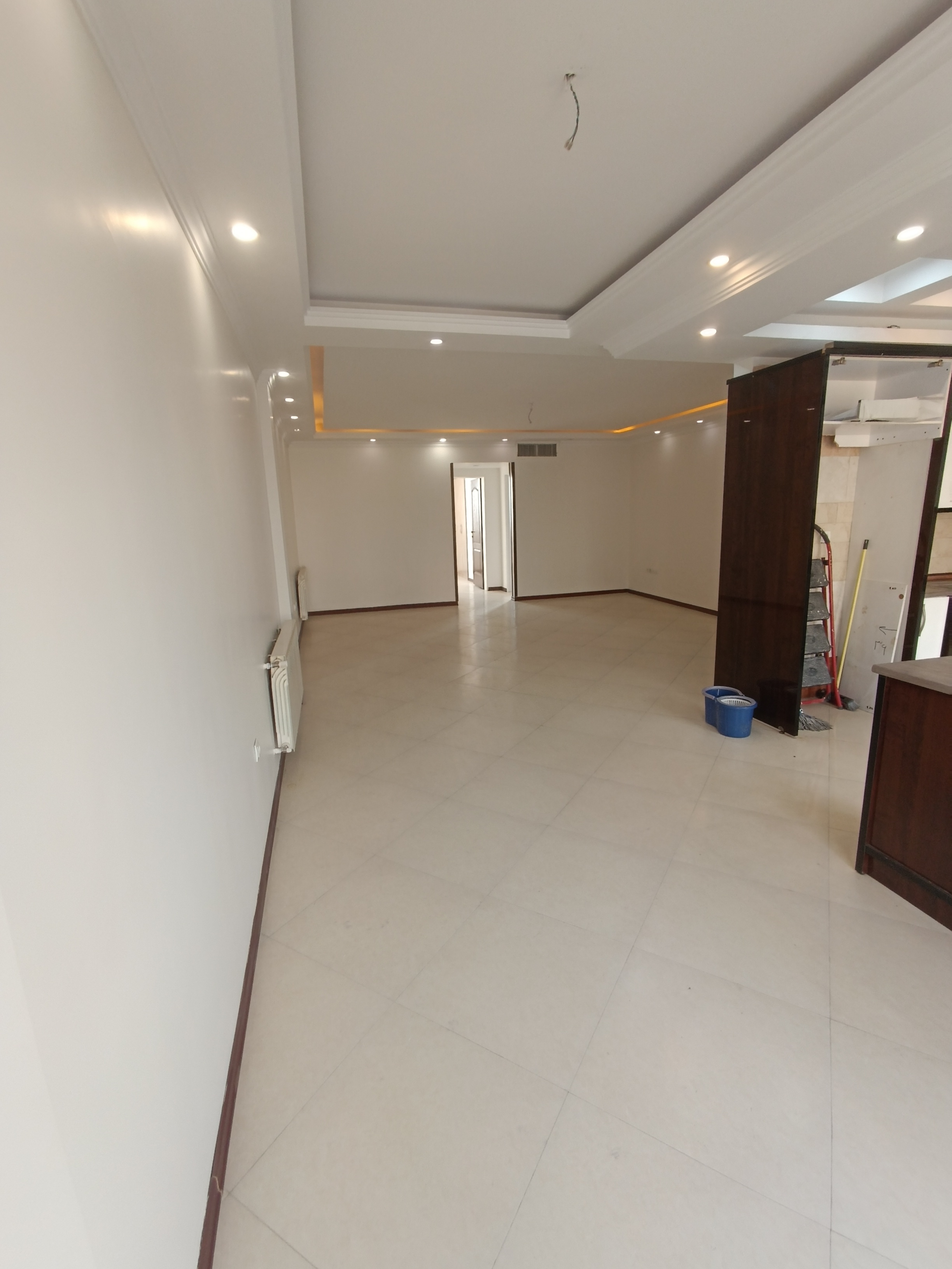 آپارتمان فروشی 110 متر شهرک گلها 2 بالکن ویو دار 1 مستر