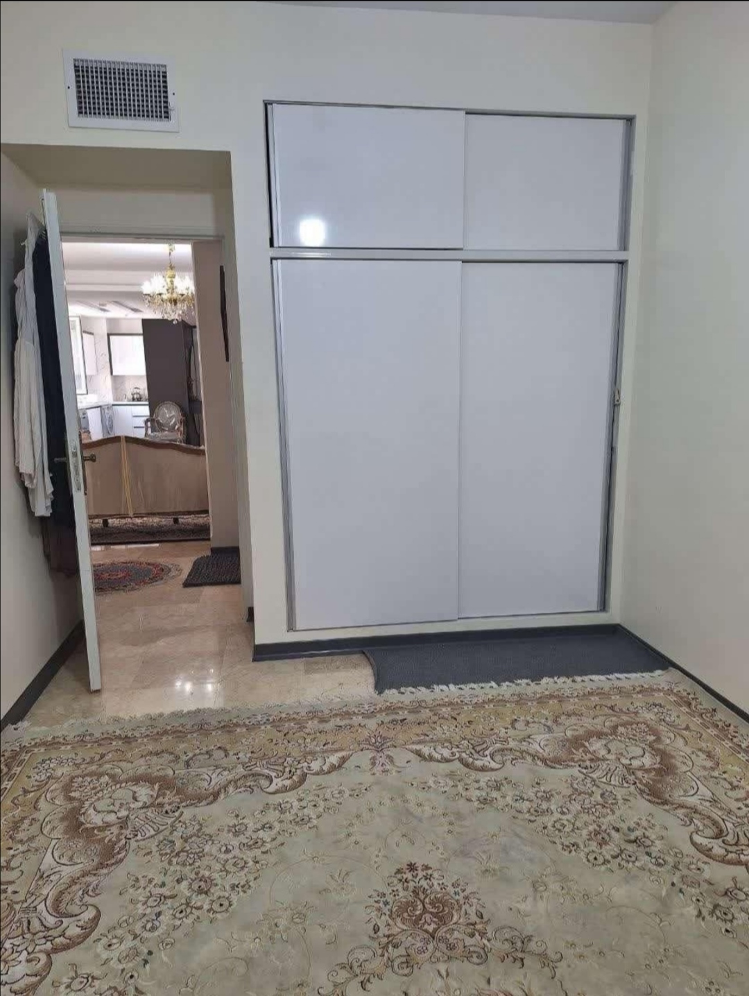آجاره آپارتمان 100 متر نارمک نور گیر عالی