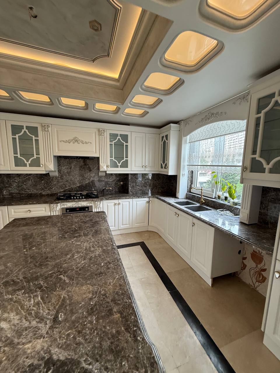 فروش آپارتمان  188متر نیاوران مناسب سرمایه گذاری