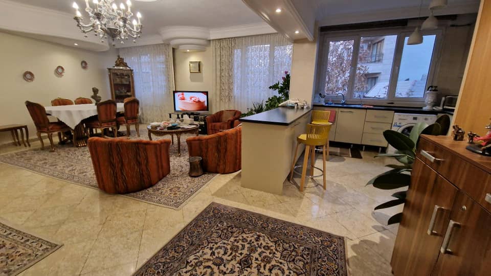 فروش آپارتمان 125 متر کیکاووس غرق نور