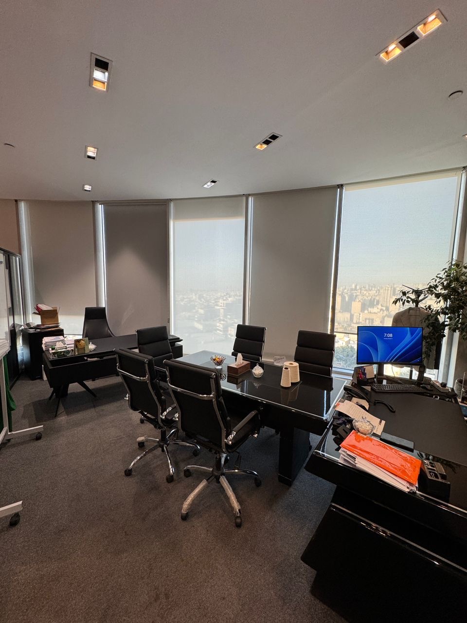 اجاره اداری 150 متر  اطلس مال