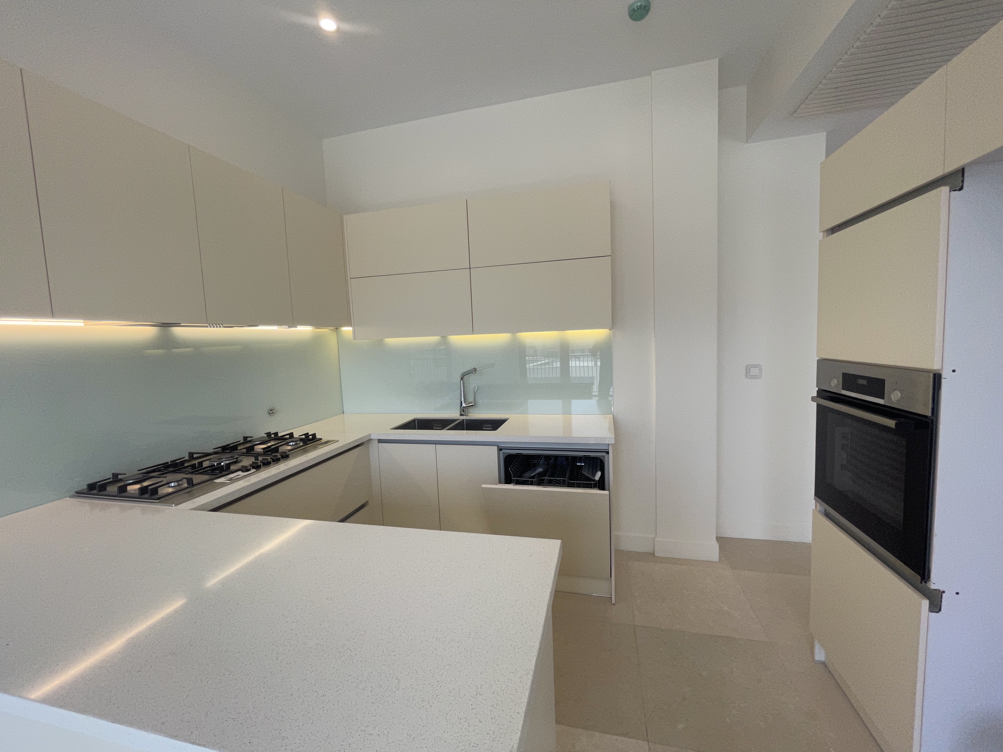 فروش آپارتمان 110متر فرمانیه فول امکانات