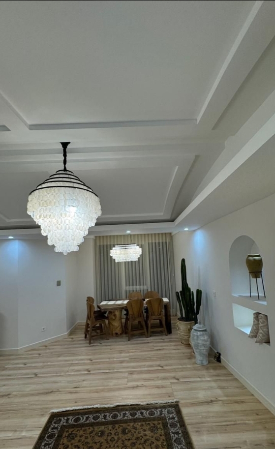 130متر فول بازسازی مدرن تاپ لوکیشن گلسنگ نیاوران