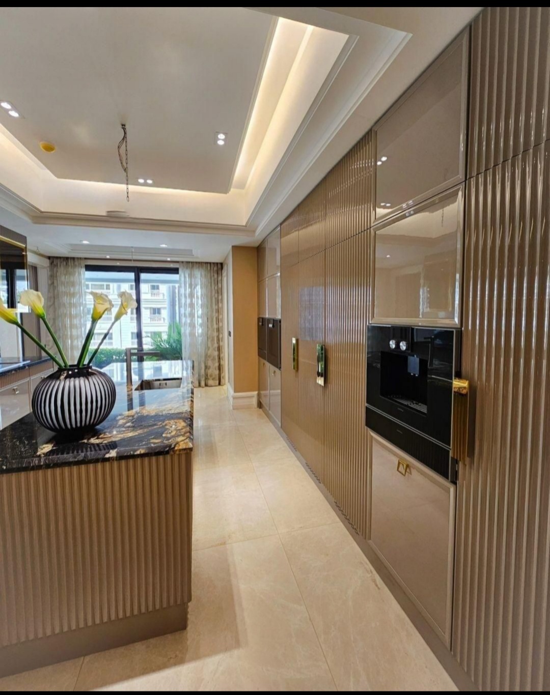 نیاوران 196 متر 3 خواب لوکیشن امنیت و آرامش دید و ویو