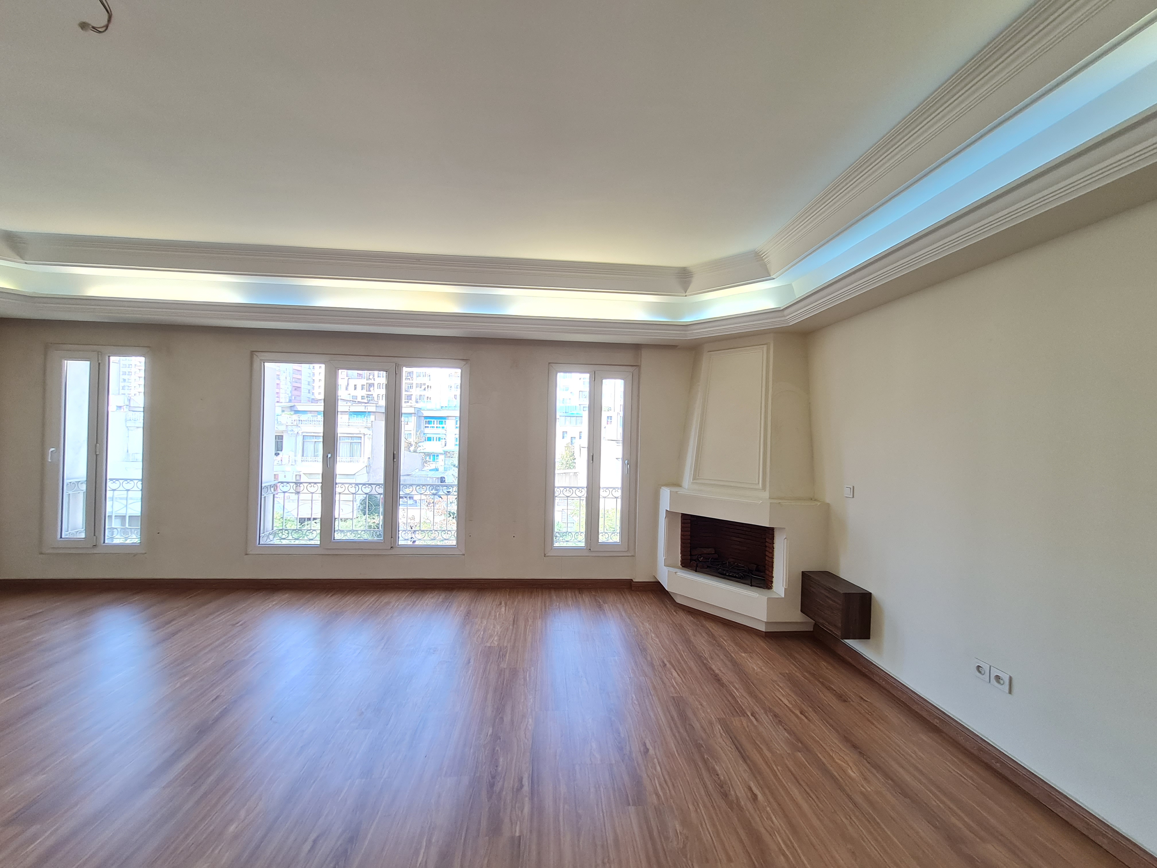 فروش آپارتمان 95 متر تاپ لوکیشن کیکاووس