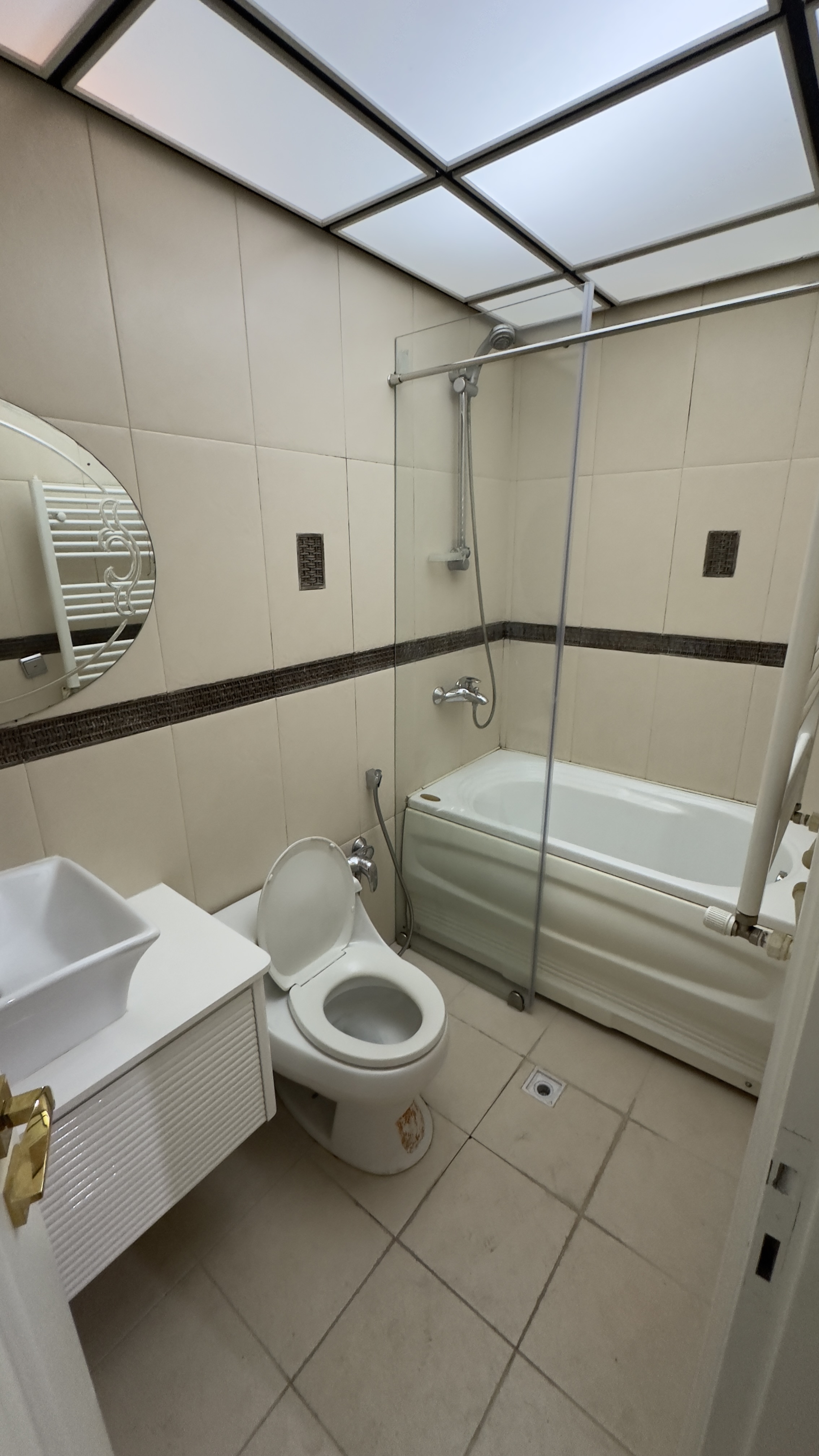 اجاره آپارتمان 305متر‌ سمبل 4 خواب‌مستر