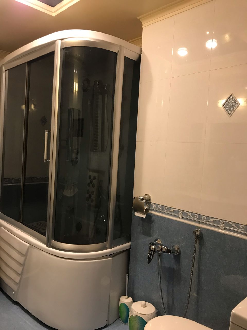 فروش آپارتمان 225 متر درب دوم 4 خواب ارزنده