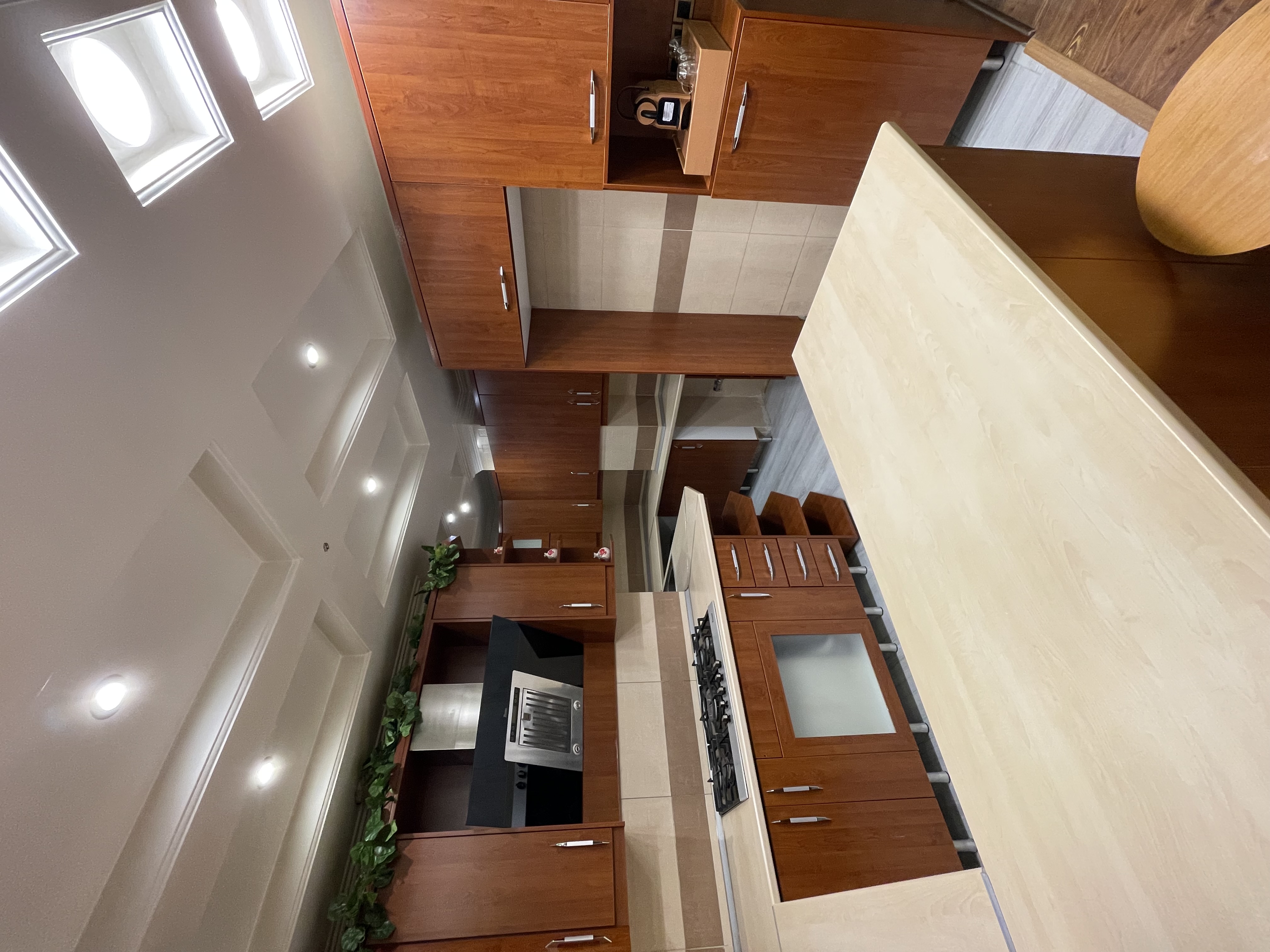 فروش آپارتمان 98 متر الهیه تاپ لوکیشن