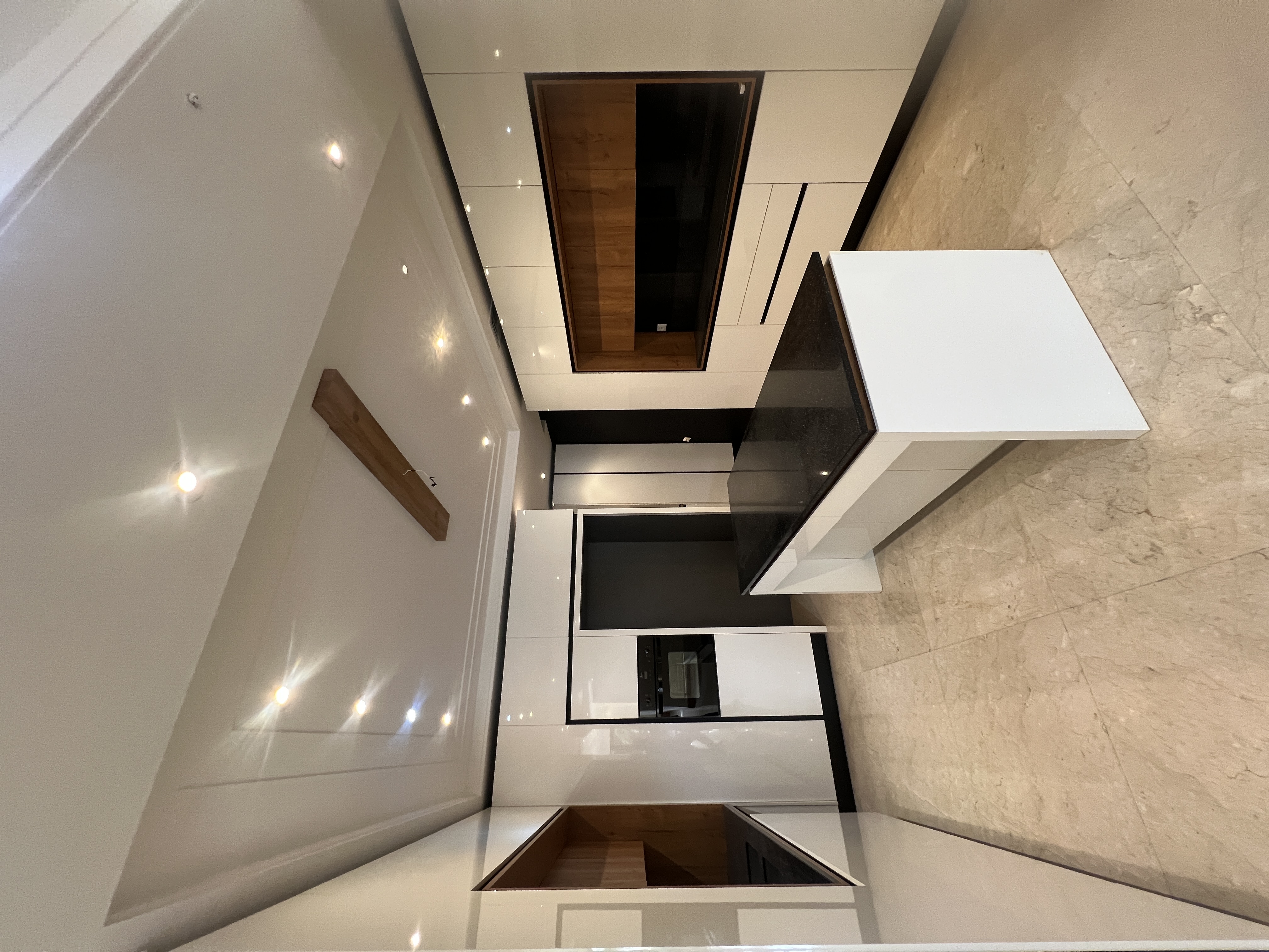 آجودانیه/240متر/3مستر/فول‌مشاعات/2پارکینگ