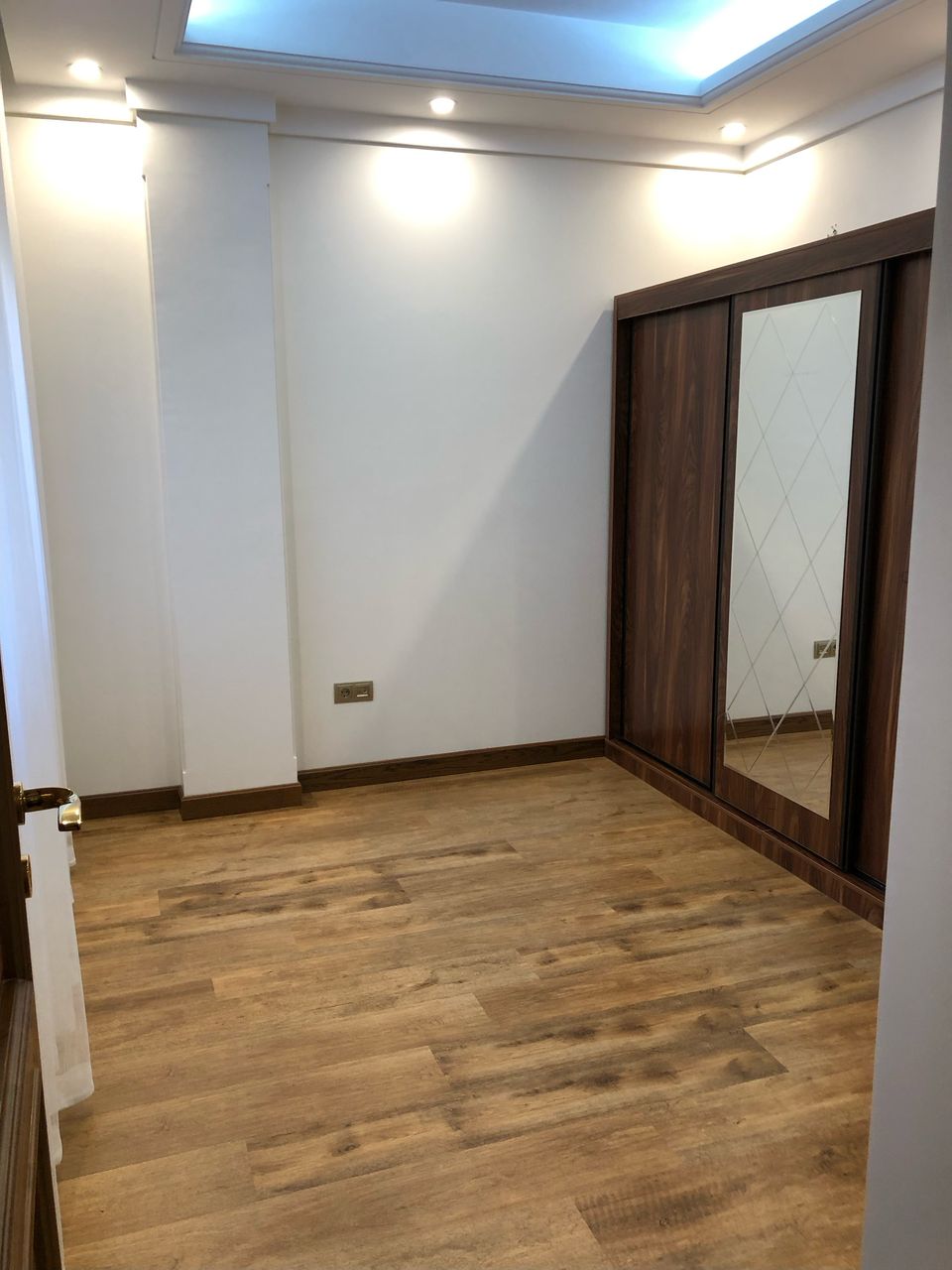 120متر/3خواب/تاپ لوکیشن نیاوران