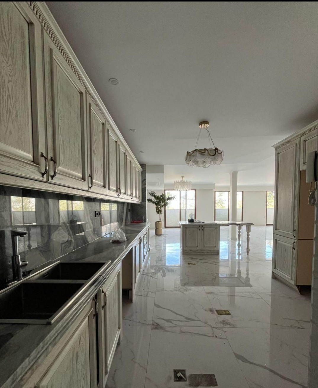 اپارتمان 240متری دو خواب بهترین دسترسی