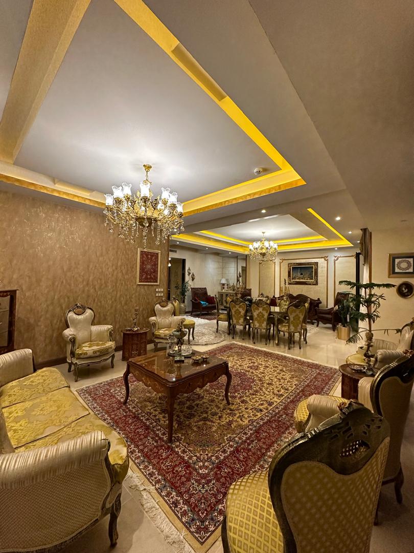 فروش آپارتمان 200متری سه خواب ویودار