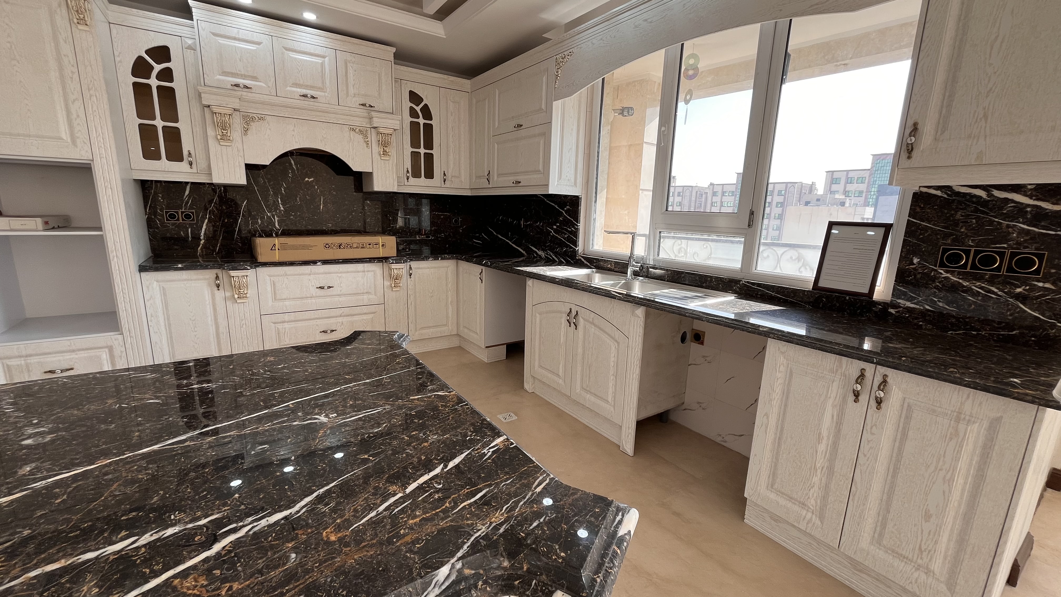 اجاره آپارتمان 220متر هروی فول امکانات 2پارکینگ