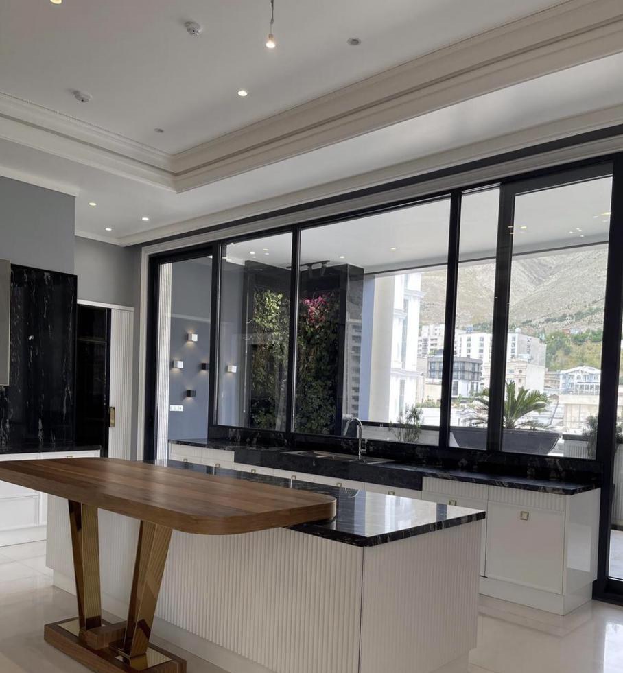 اجاره آپارتمان 210متر اقدسیه فول فرنیش  تراس قابل چیدمان