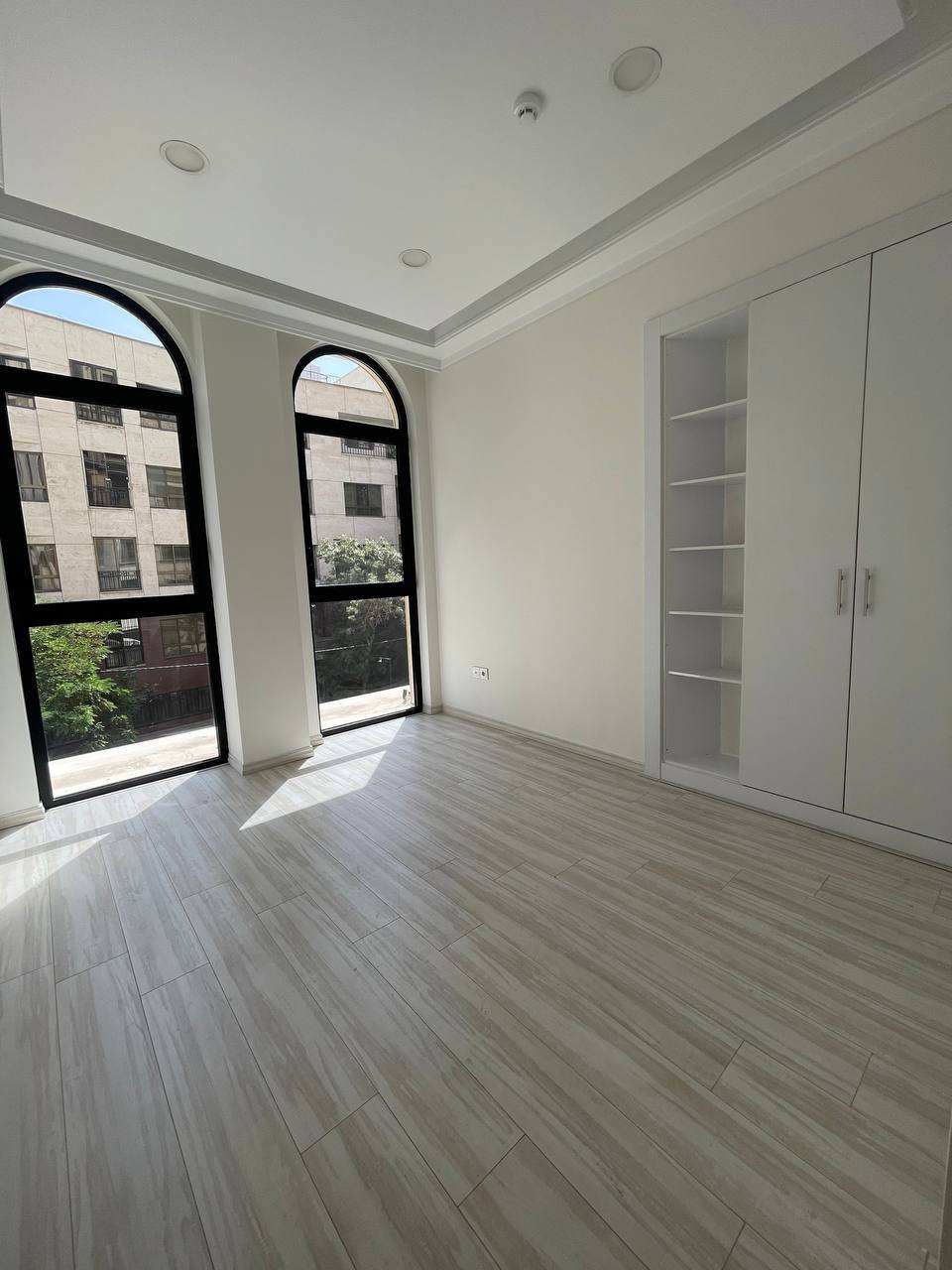 اجاره اپارتمان 150متر  اندرزگو تراس قابل چیدمان